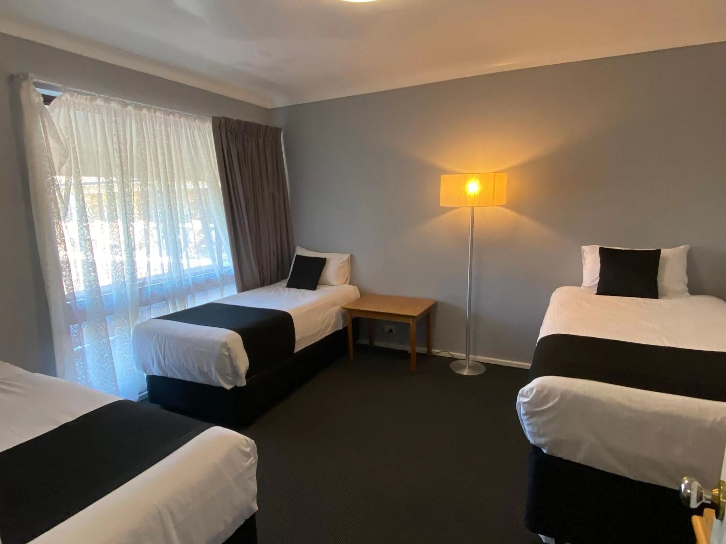 Bed in Old Maitland Inn - Rutherford