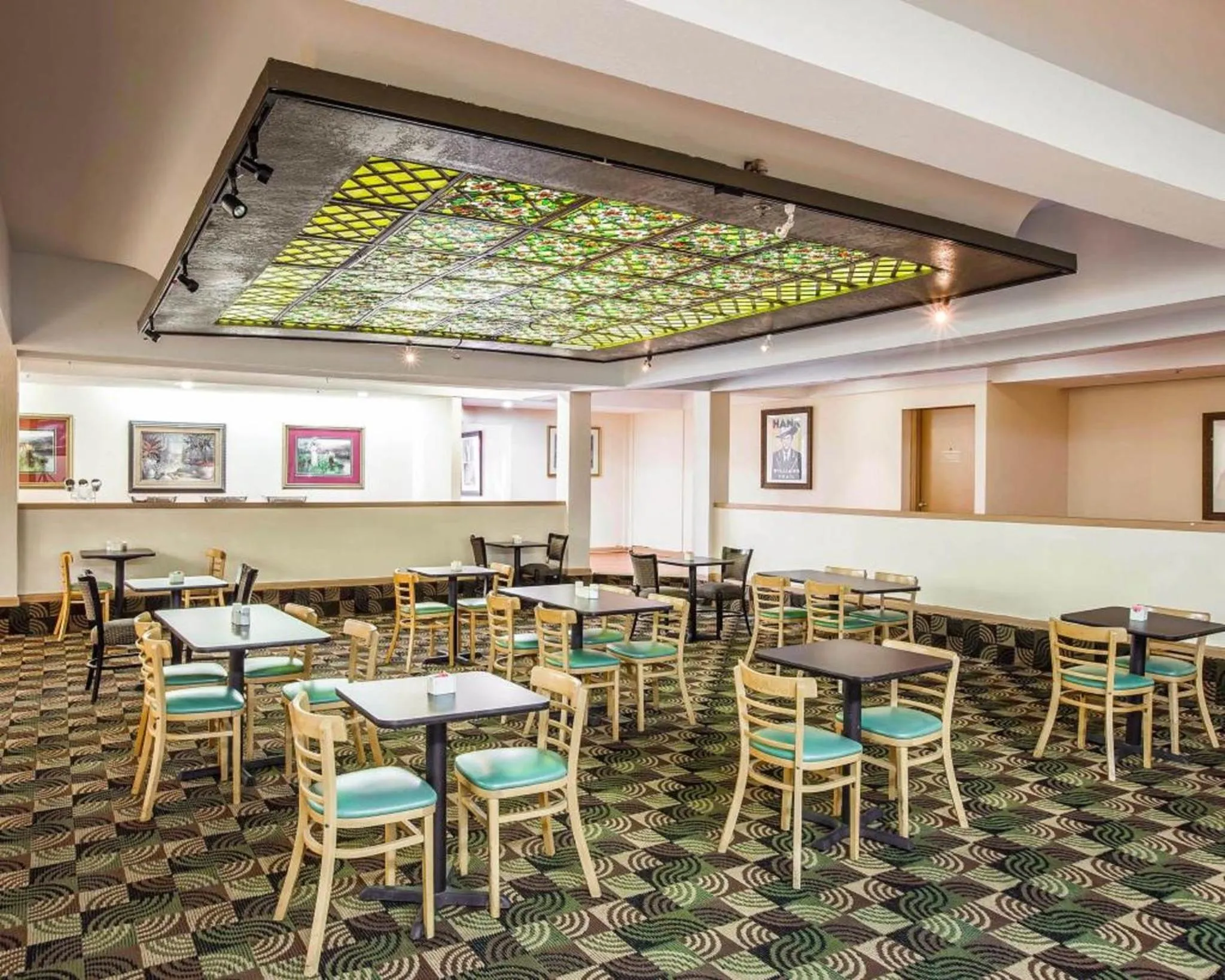 Restaurant/places to eat in Ramada by Wyndham Birmingham Airport