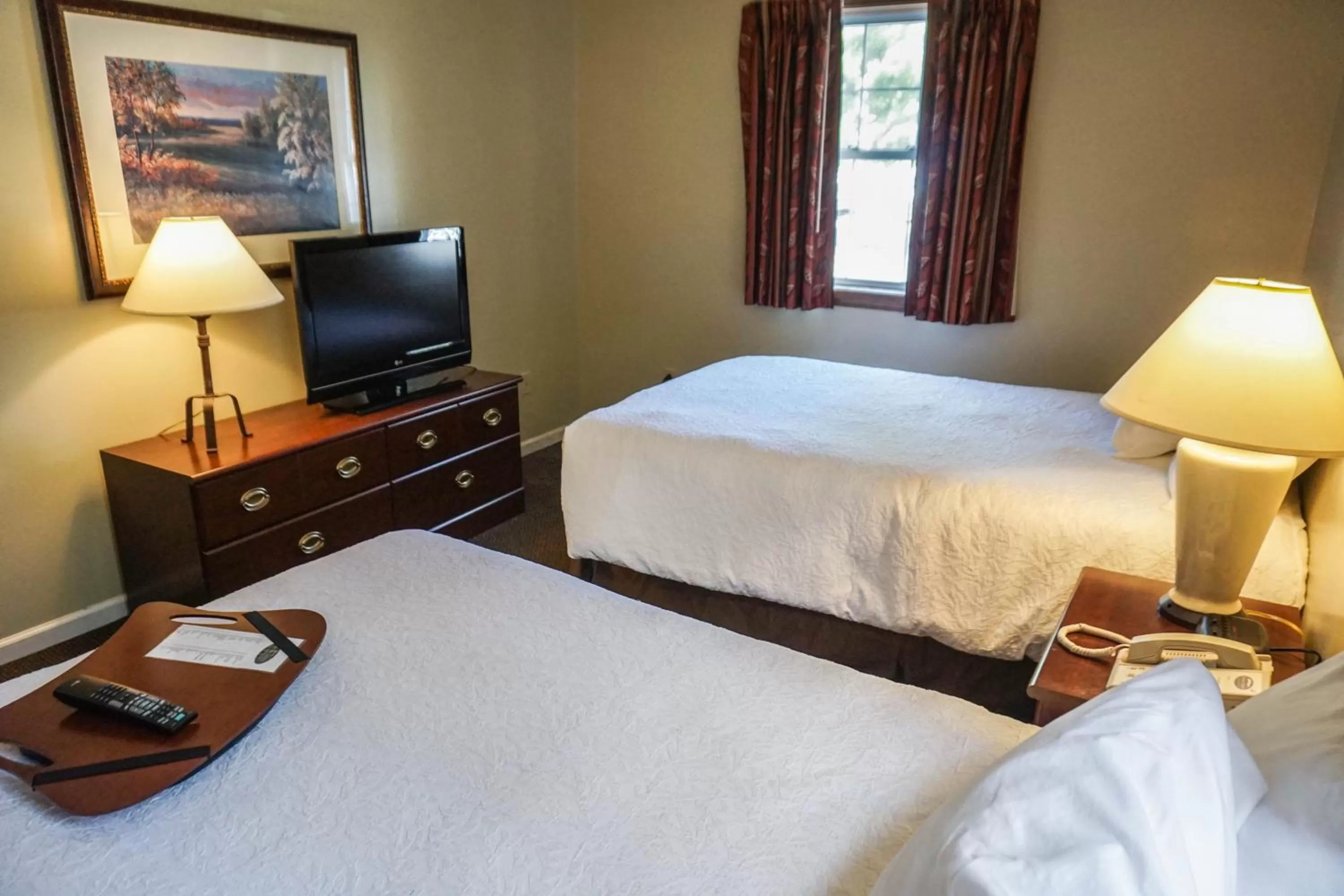 Bedroom, Bed in The Central Downtown Inn Suites