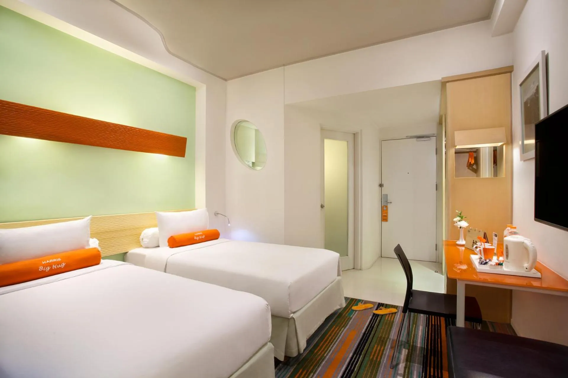 Bed in HARRIS Hotel & Convention Festival Citylink Bandung