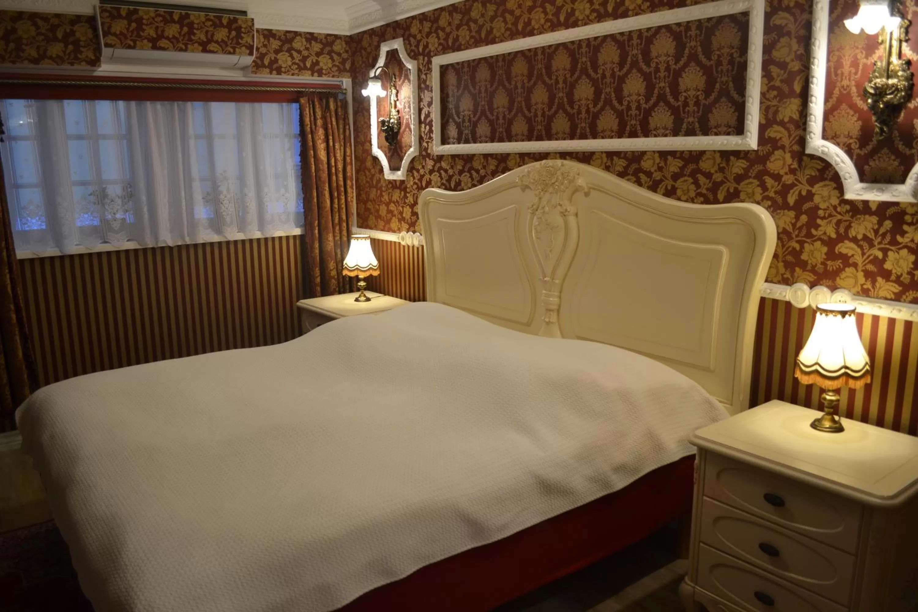 Bedroom, Bed in Alex Maja