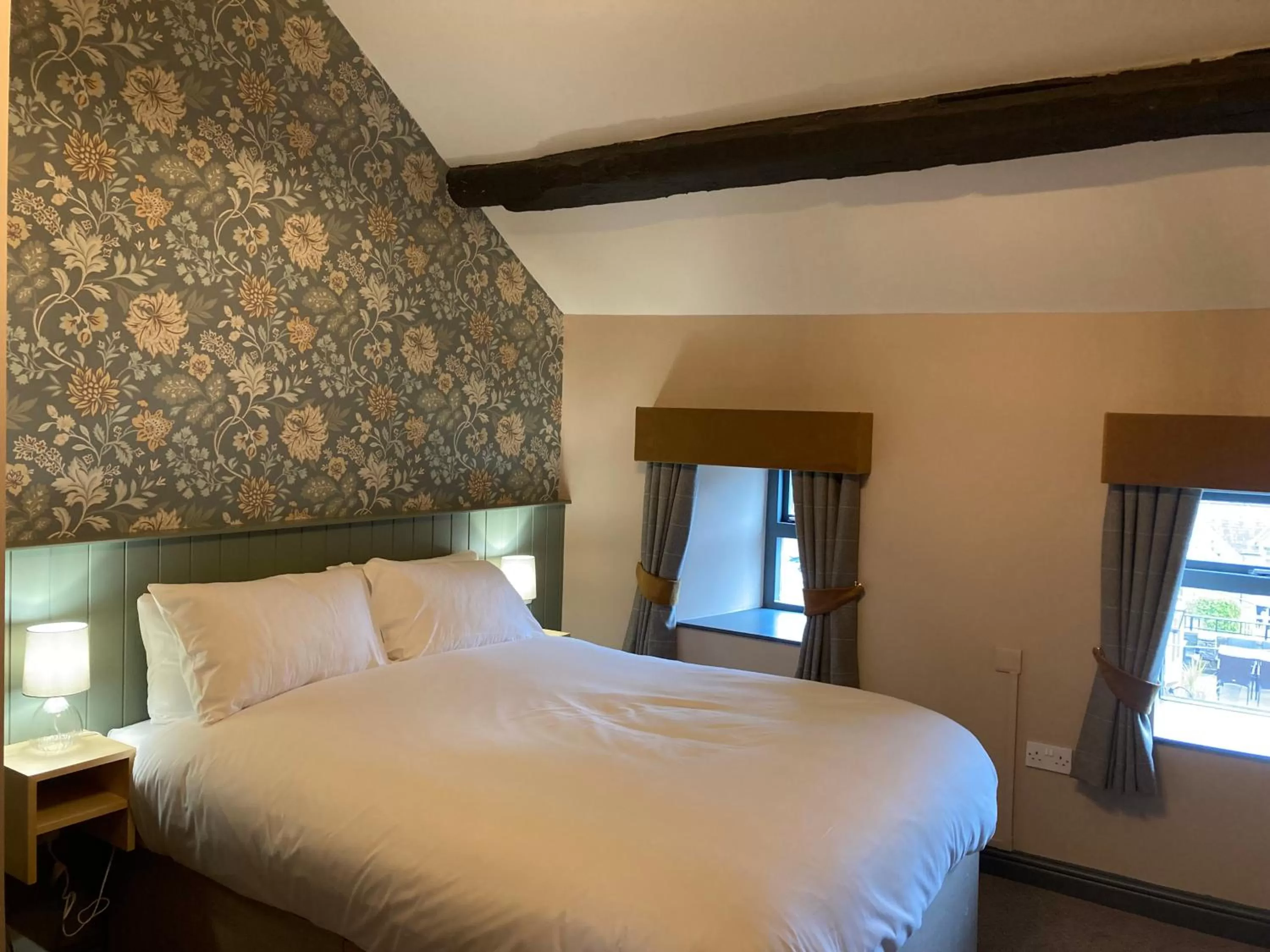 Bedroom, Bed in The Cross Scythes