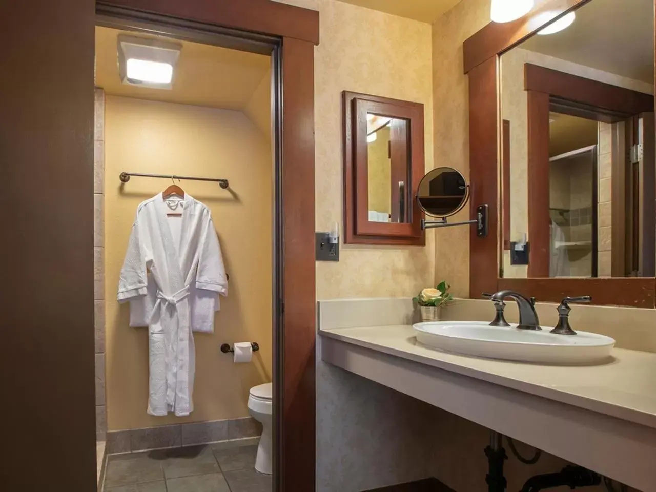 Premium Chalet – 2 Bedroom, 2 Bathroom in UCLA Lake Arrowhead Lodge Premium Chalet – 2 Bedroom, 2 Bathroom in UCLA Lake Arrowhead Lodge