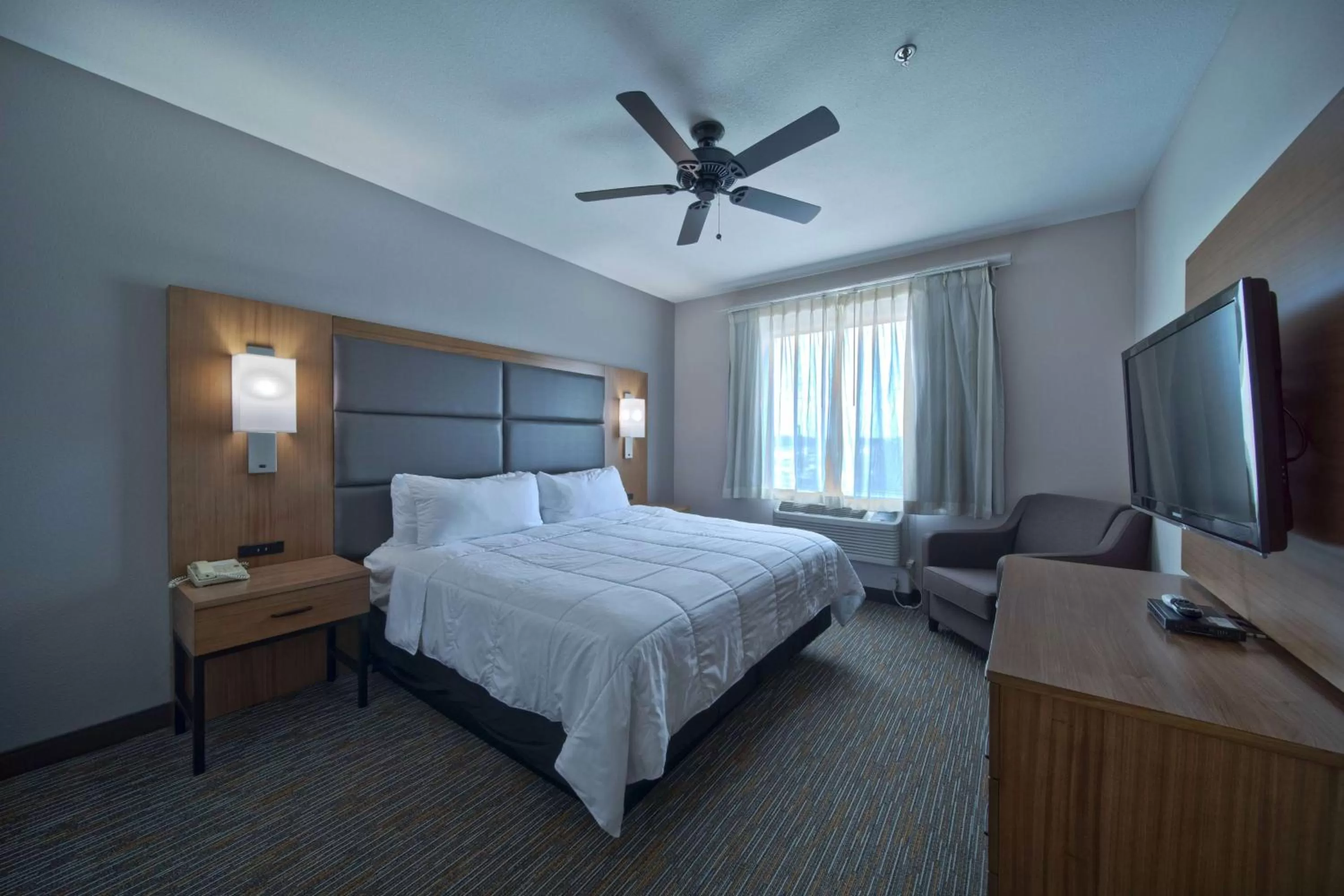 Photo of the whole room, Bed in Wingate by Wyndham Houston Bush Intercontinental Airport