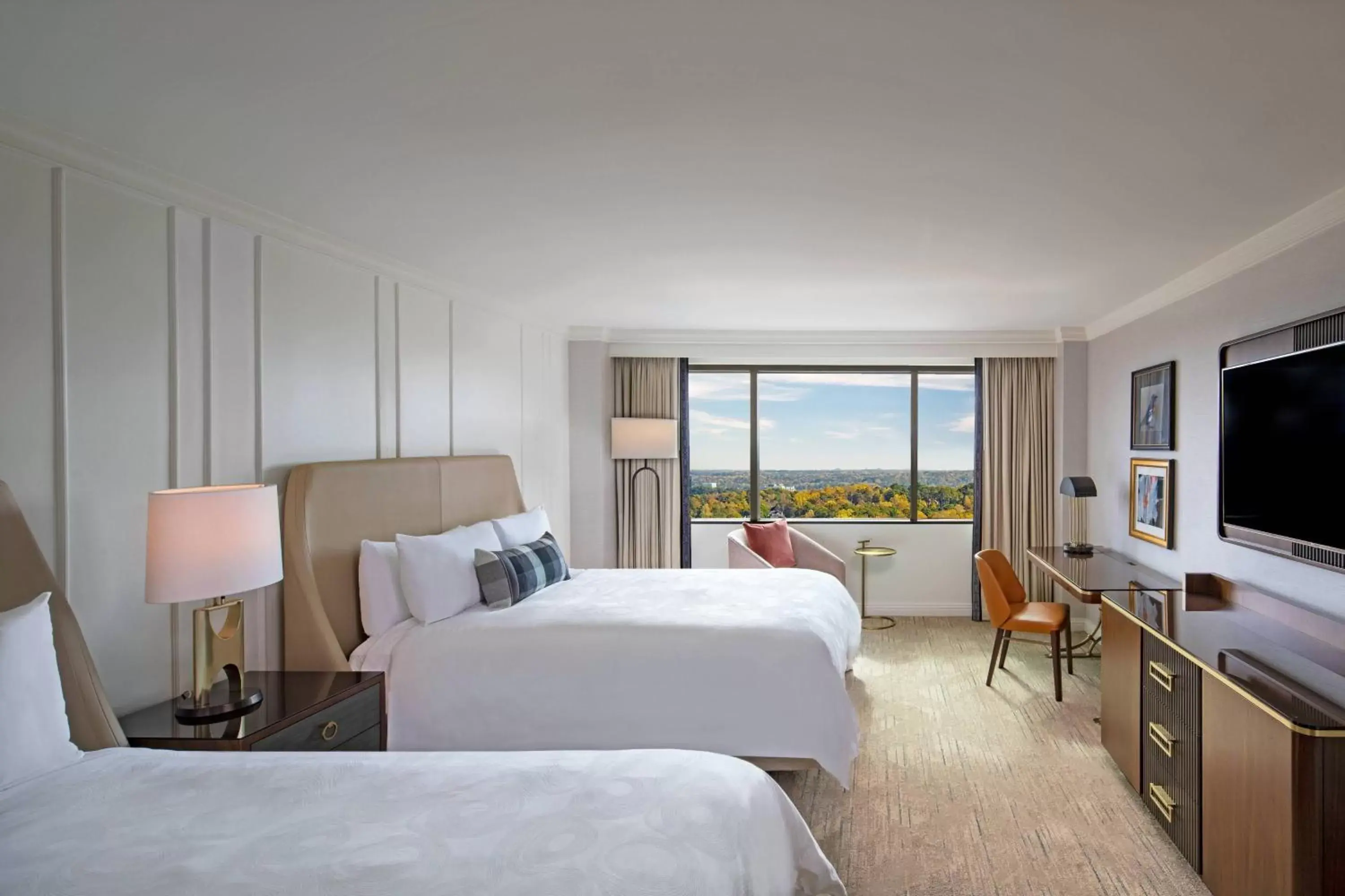 Queen Room in JW Marriott Atlanta Buckhead Queen Room in JW Marriott Atlanta Buckhead