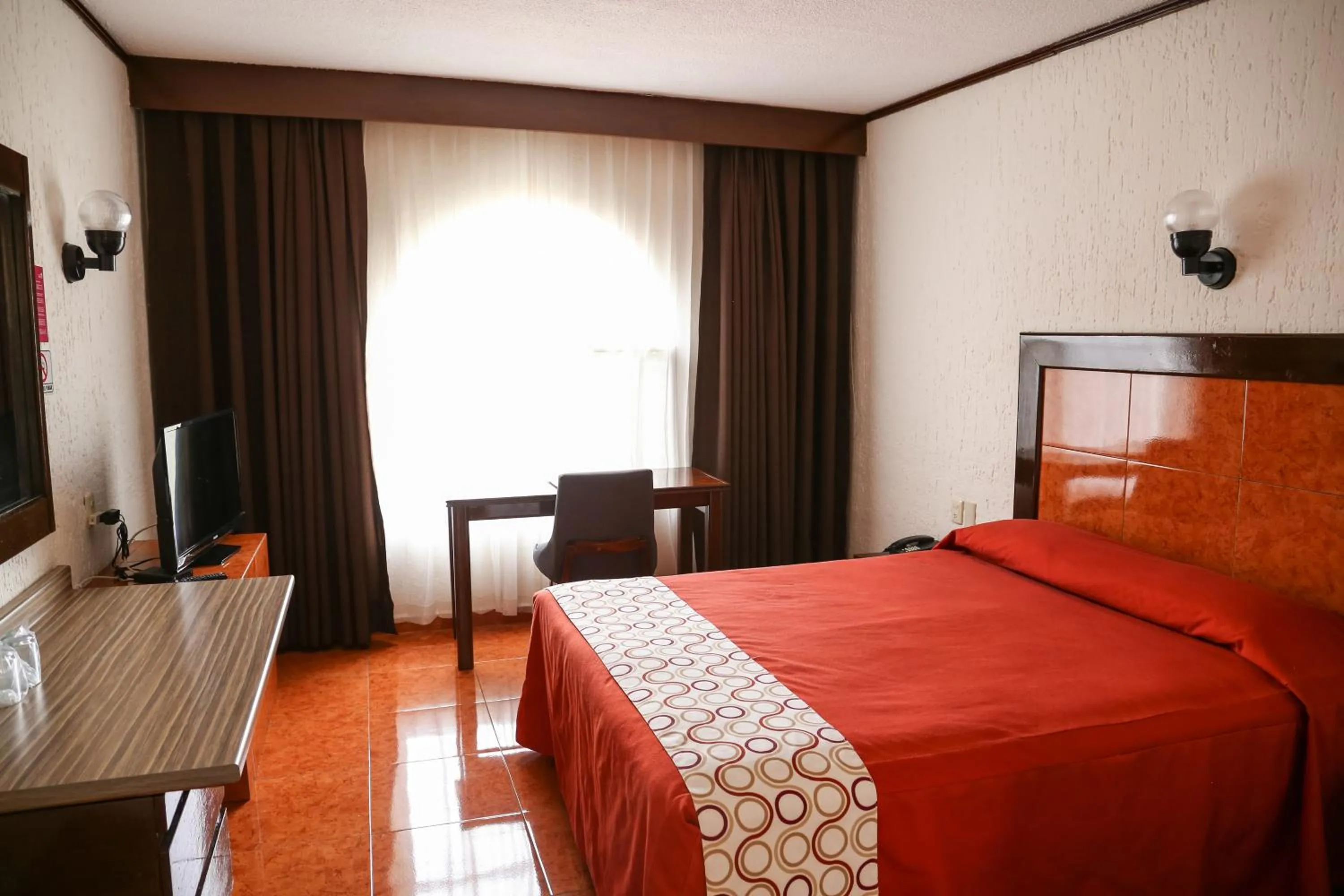 Photo of the whole room, Bed in Hotel & Suites Villa del Sol