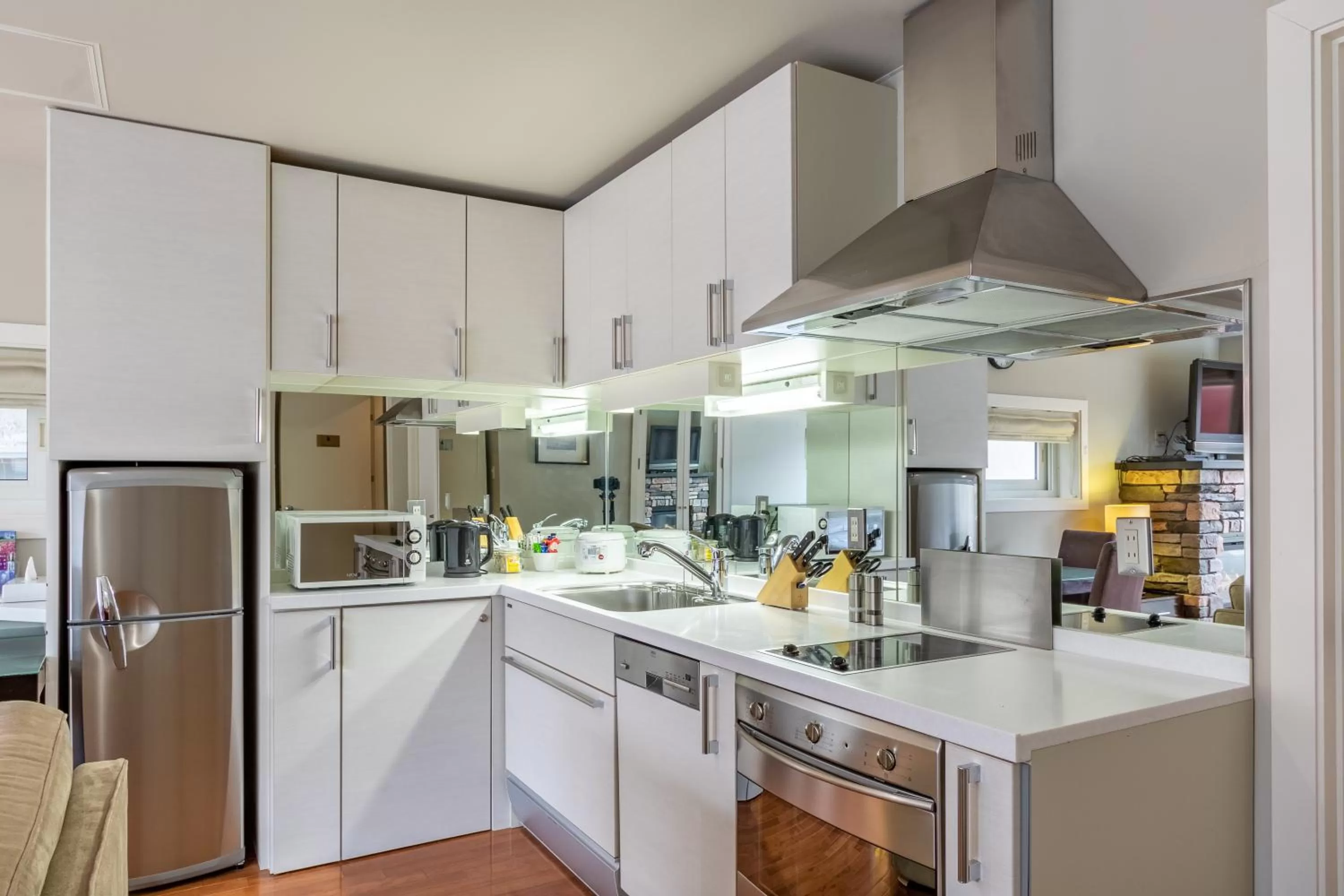 Kitchen or kitchenette in Fresh Powder Accommodation