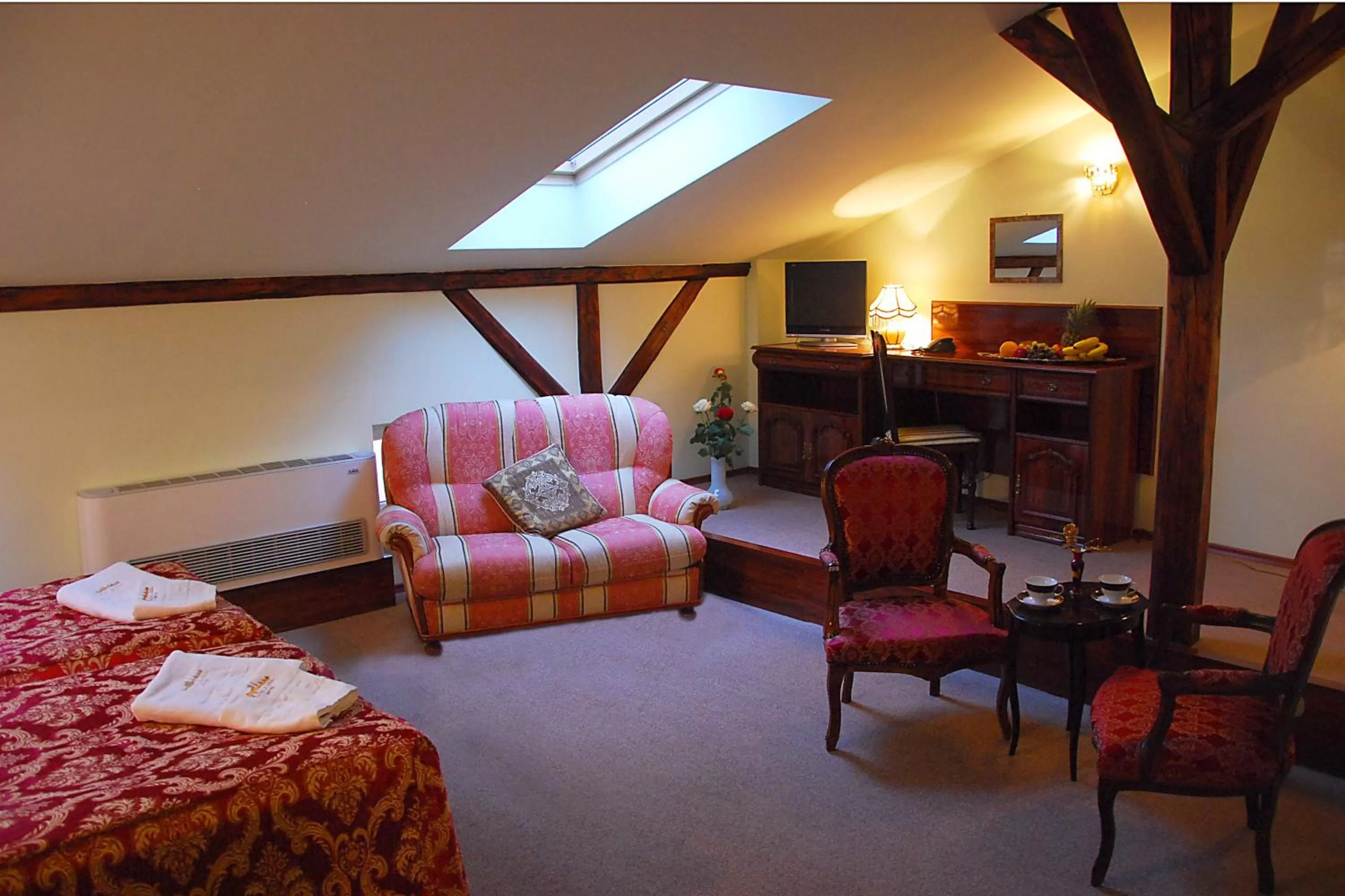 Photo of the whole room, Seating Area in Old Time Hotel