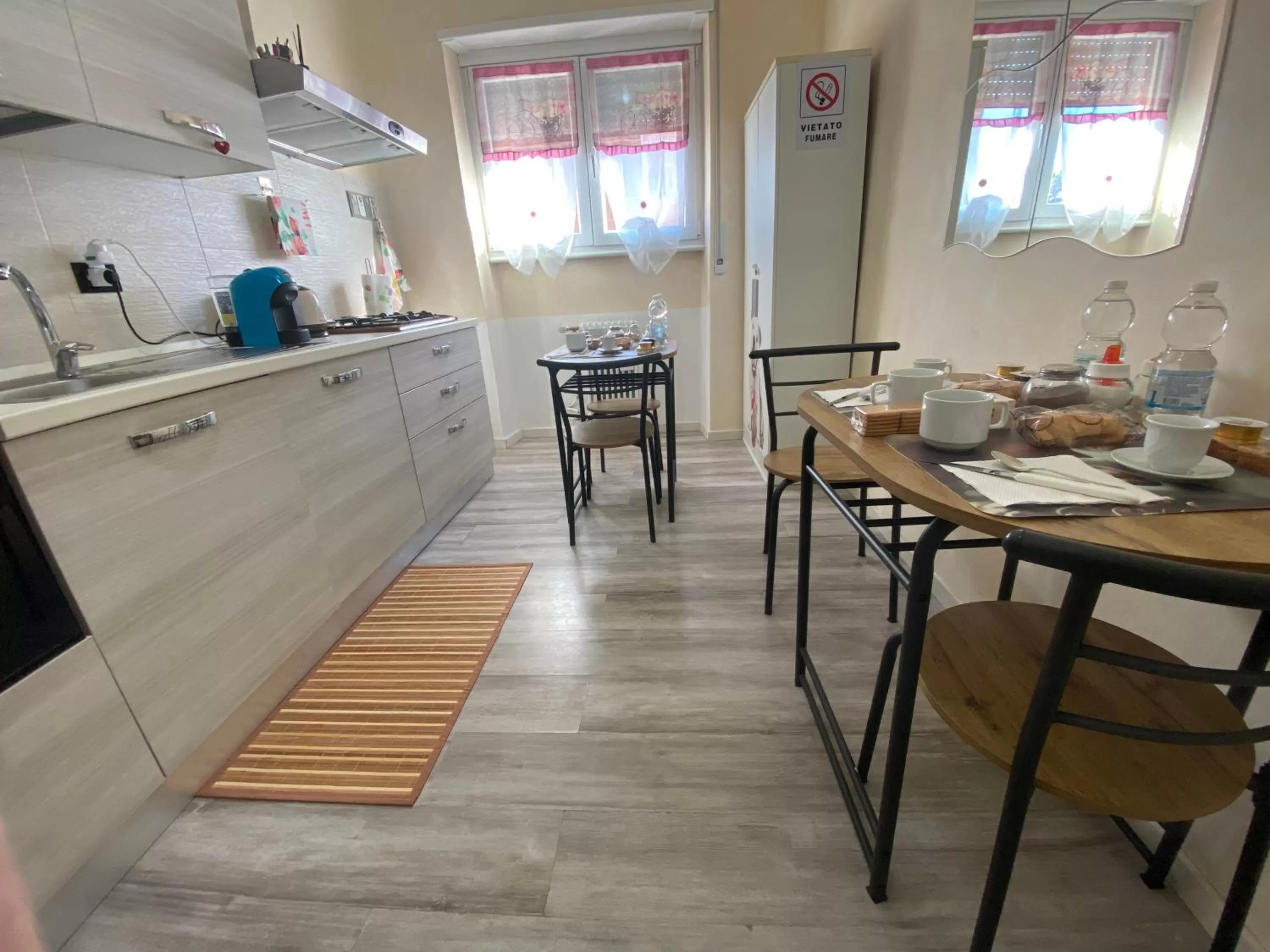 Coffee/tea facilities, Dining Area in B&B Alpaca Biella