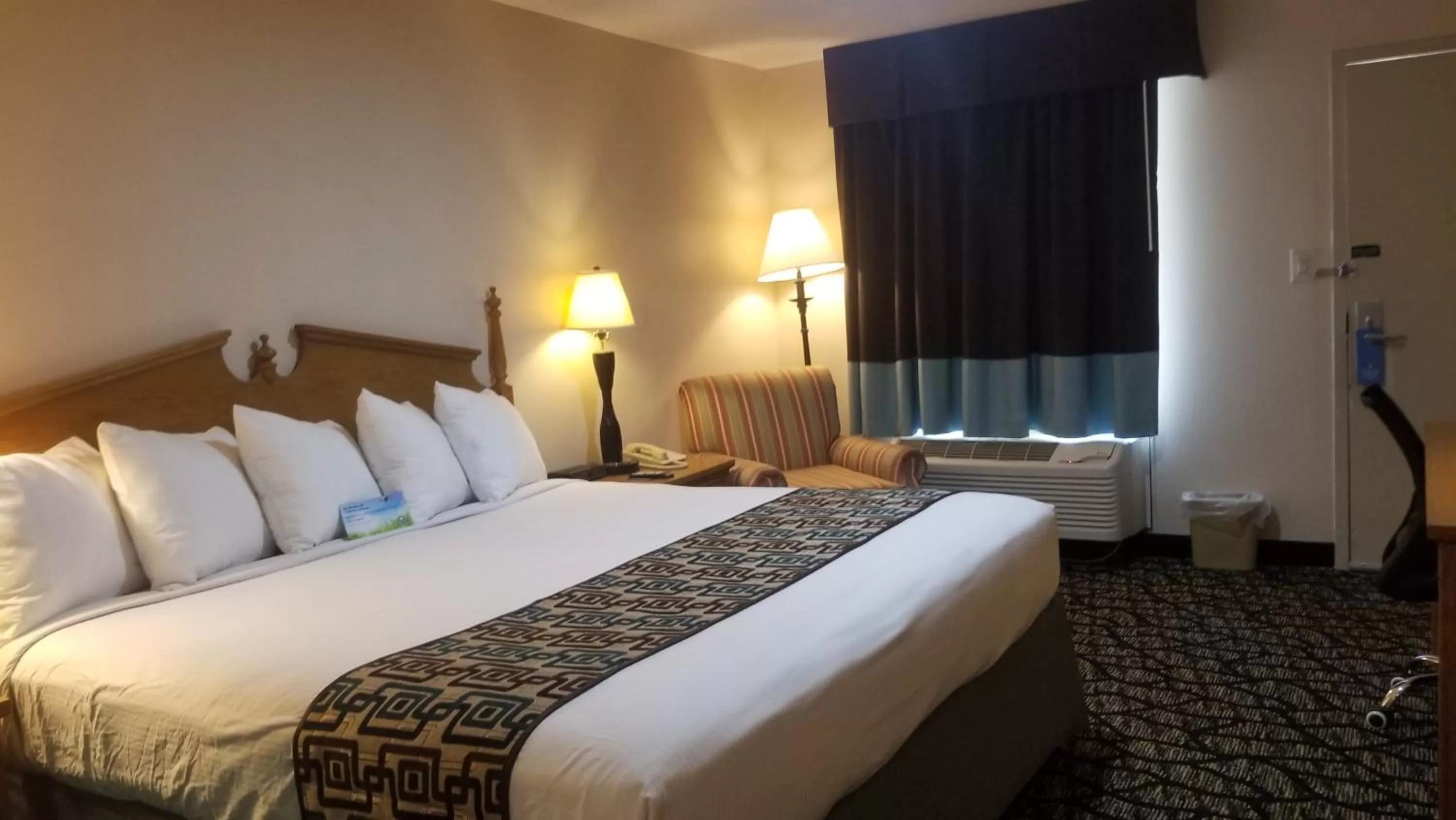 Bed in Days Inn by Wyndham Attalla
