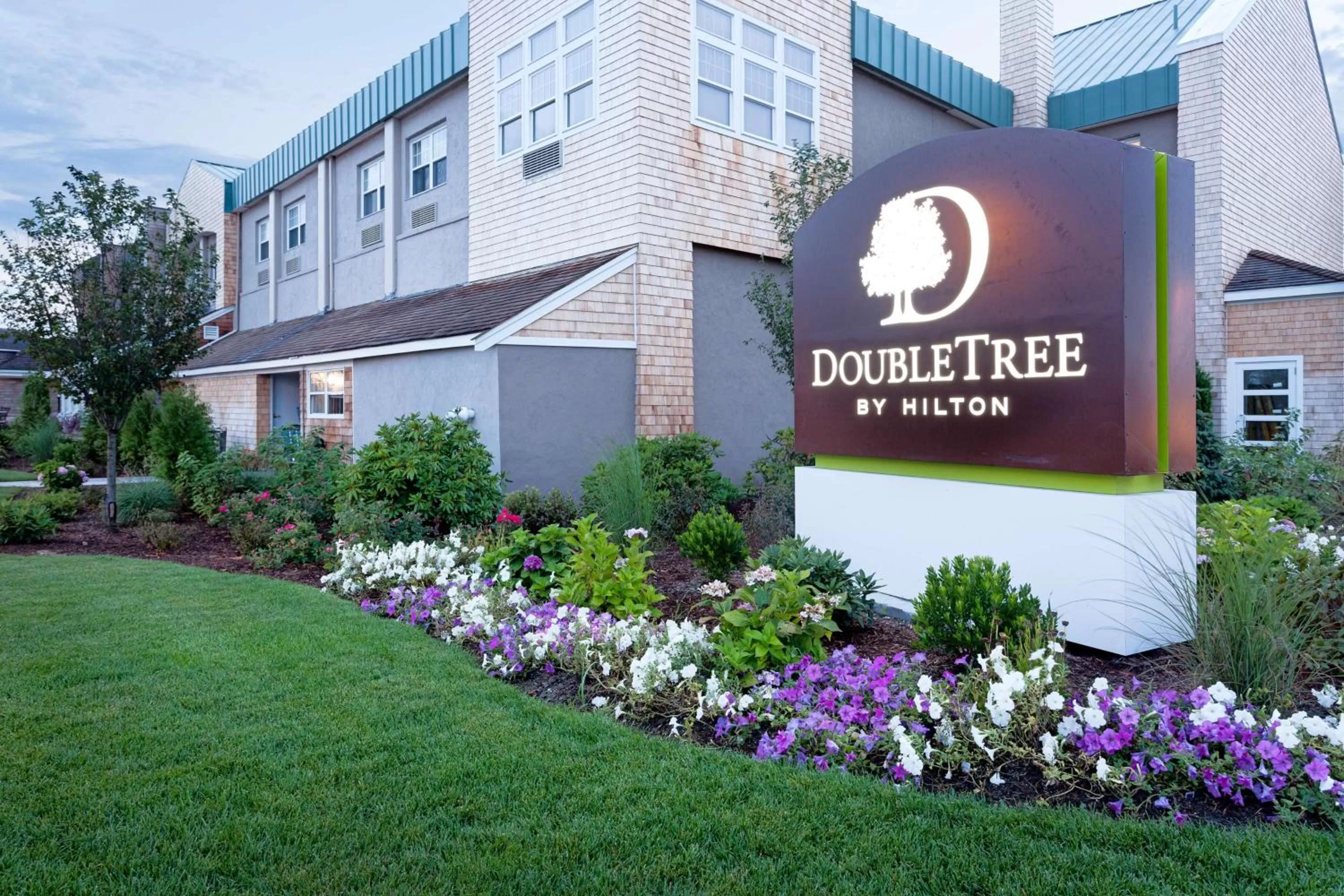 Property building in DoubleTree by Hilton Cape Cod - Hyannis