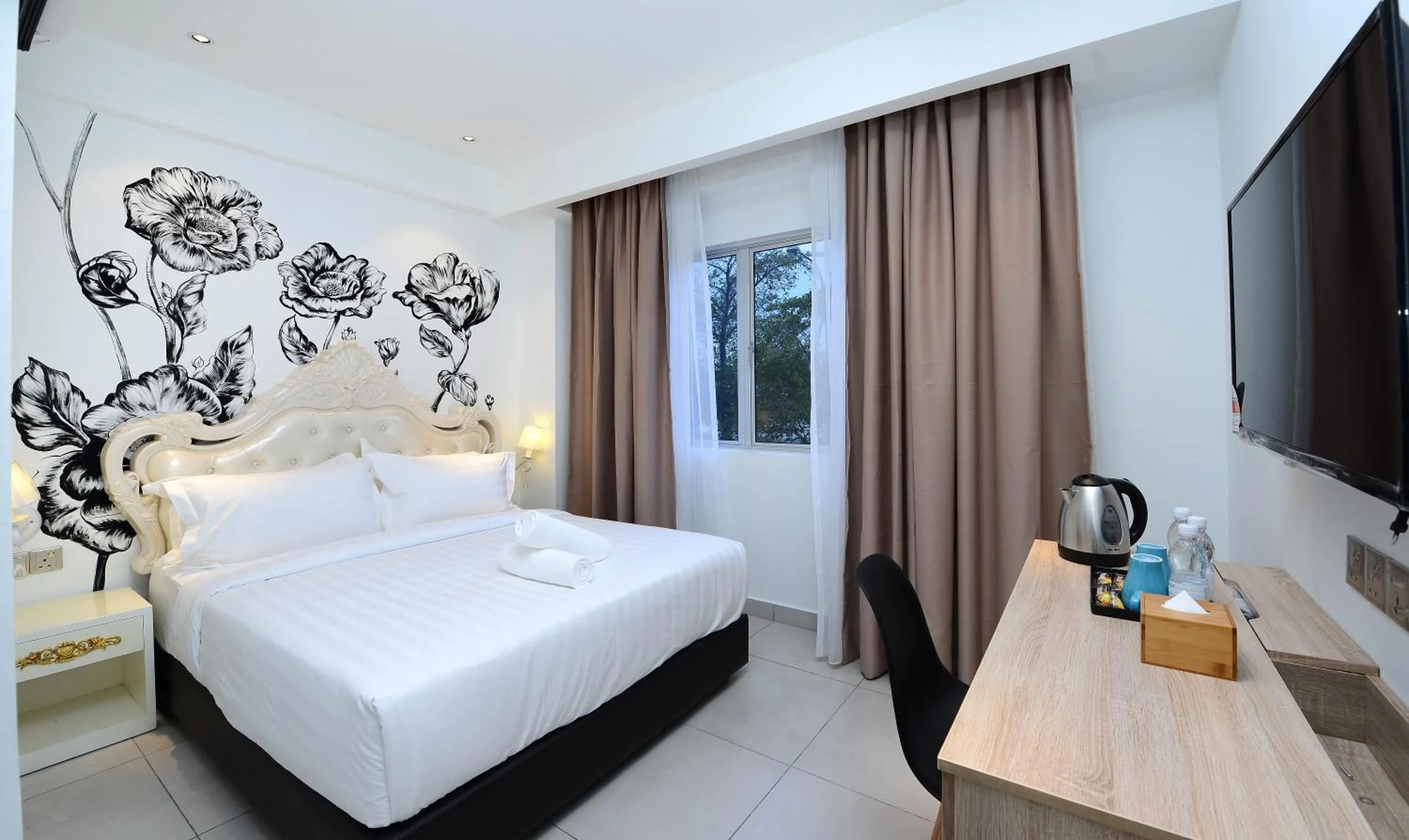 Photo of the whole room, Bed in Hotel de Art USJ 21