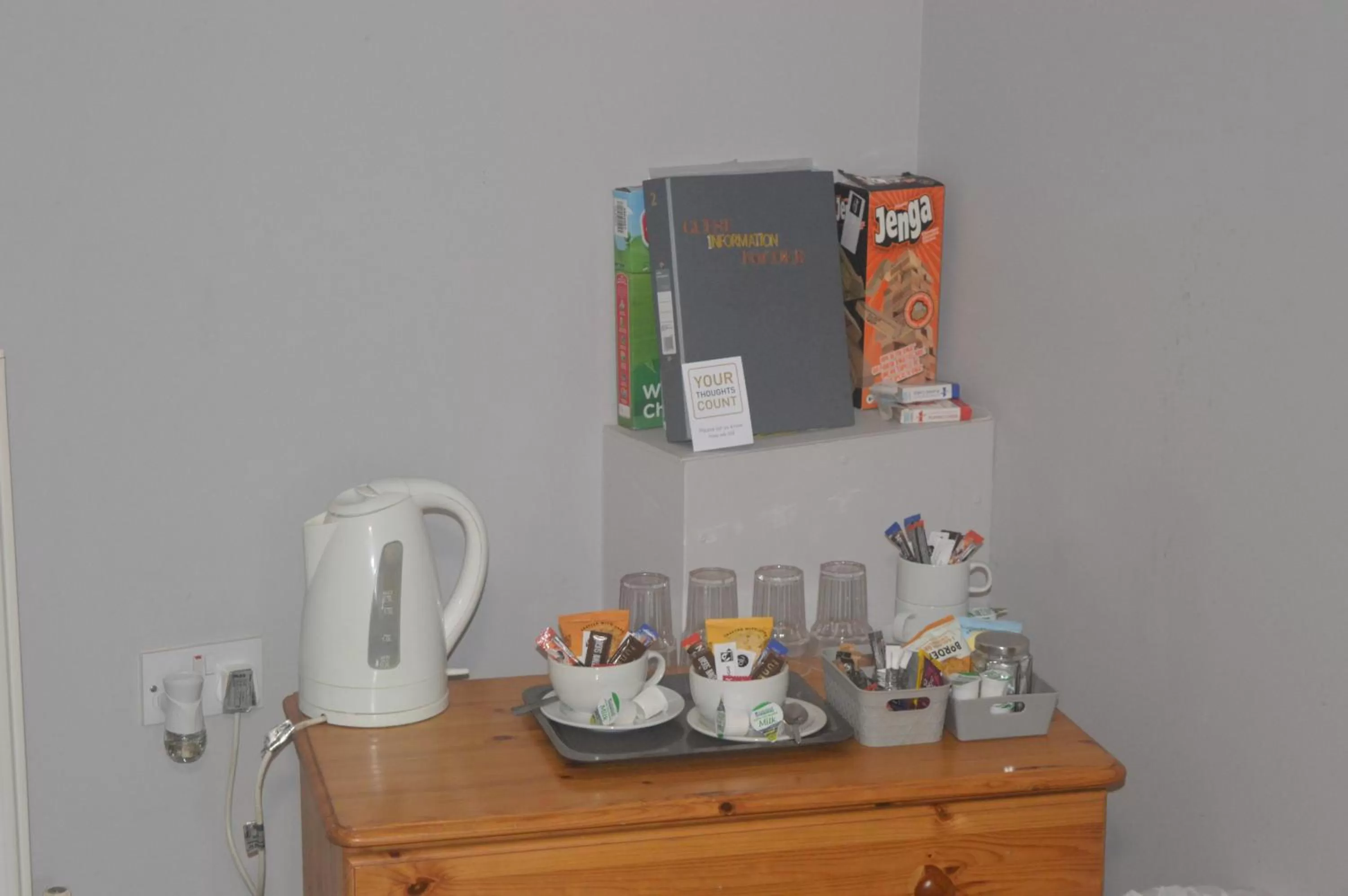 Coffee/tea facilities in The Queen Victoria