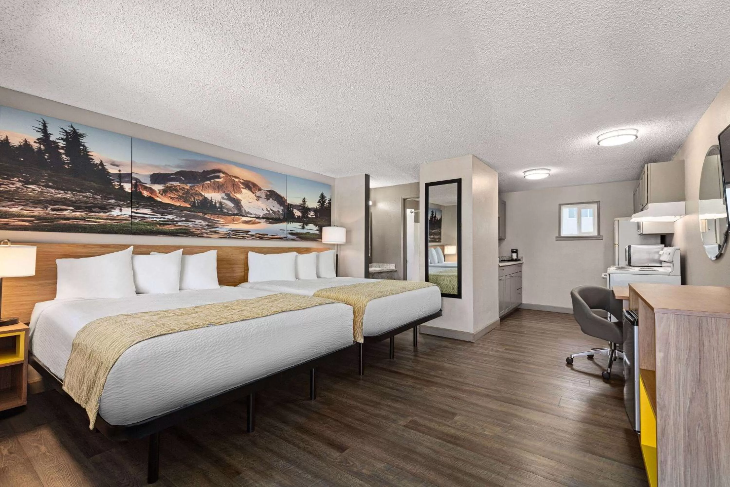 Photo of the whole room, Bed in Days Inn by Wyndham Lakewood South Tacoma