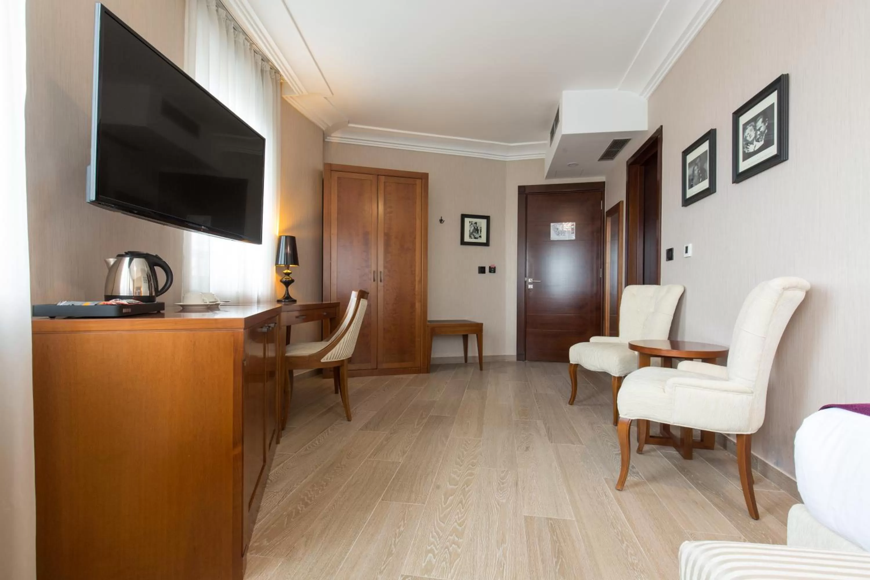 Seating area in Xenon Hotel & SPA