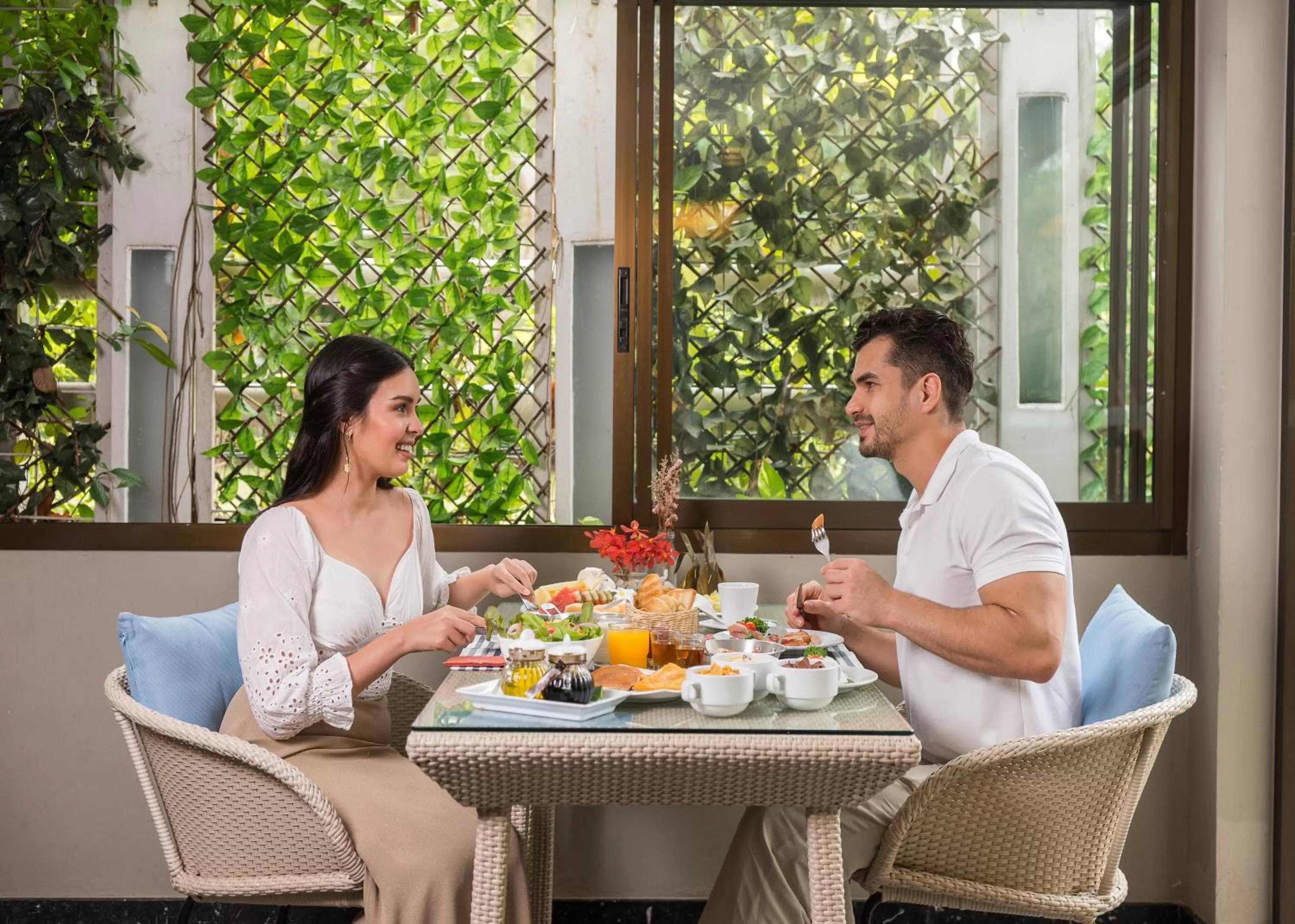 Restaurant/places to eat in The Rock Hua Hin Beachfront Spa Resort