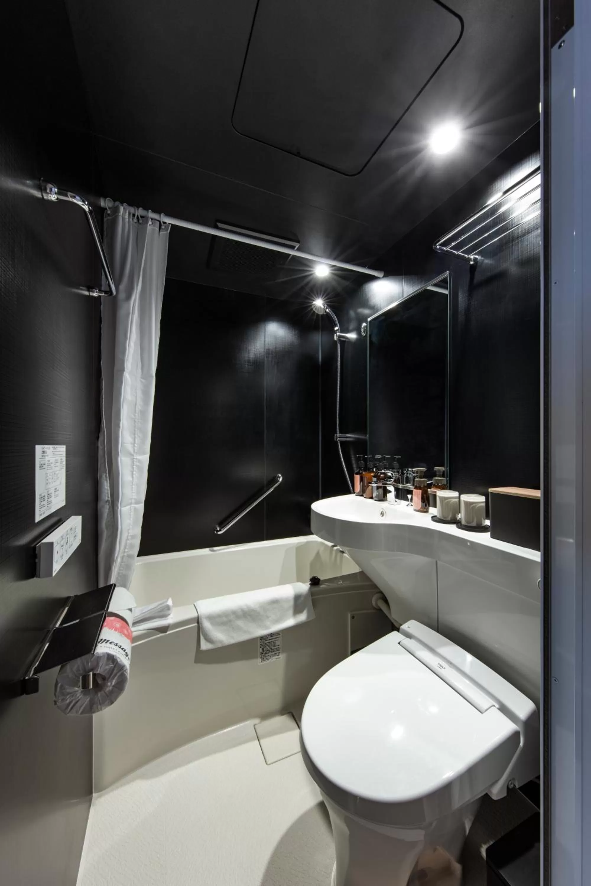 Bathroom in hotel tou nishinotoin kyoto