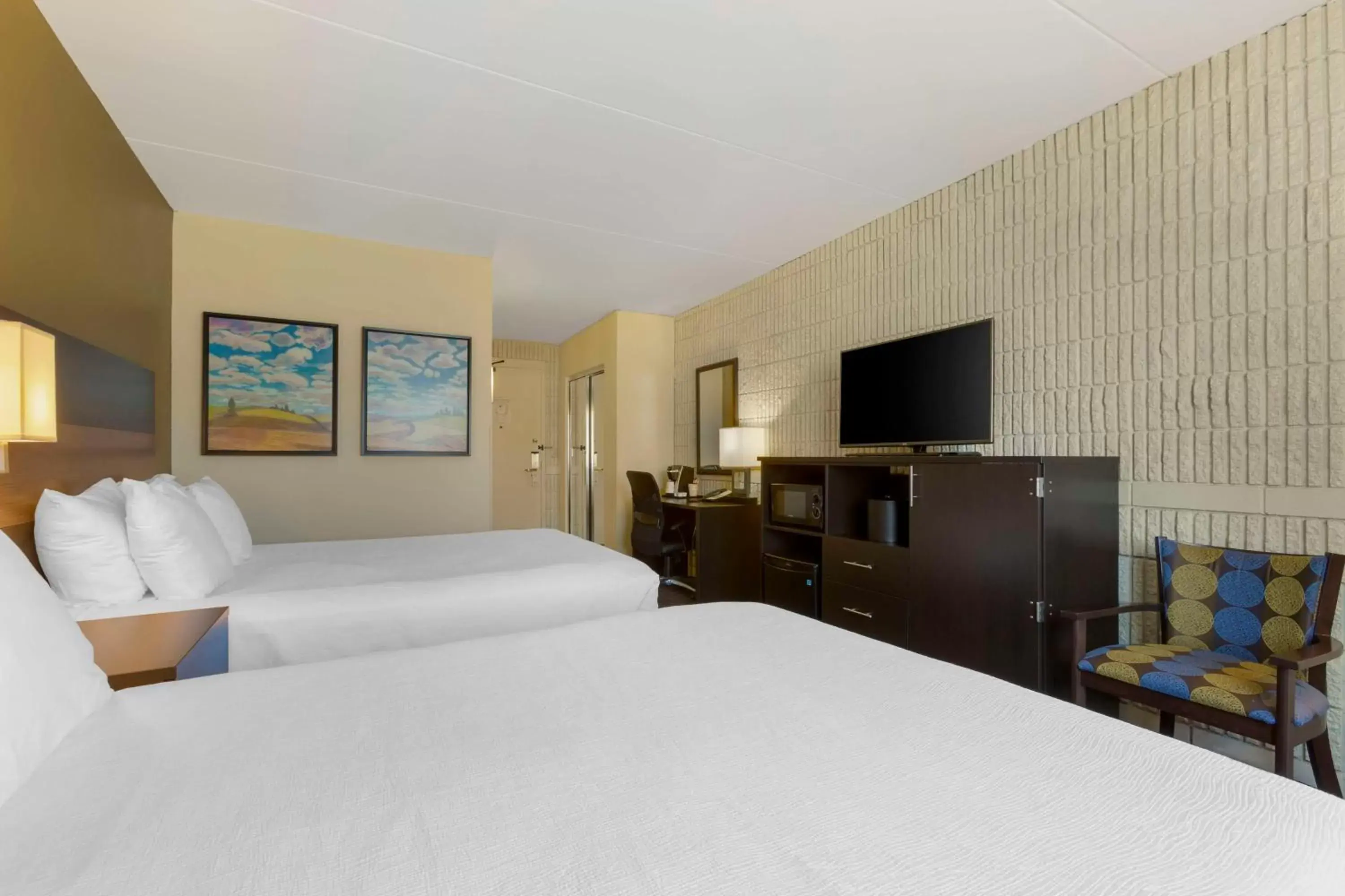 Queen Room with Two Queen Beds in Best Western Plus University Inn Queen Room with Two Queen Beds in Best Western Plus University Inn