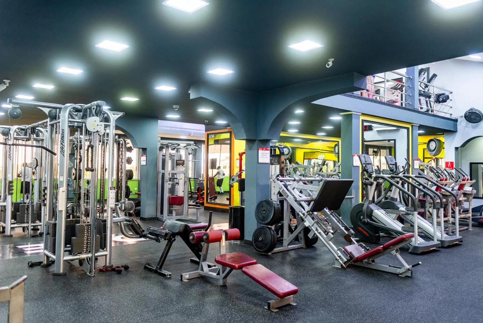Fitness Center/Facilities in Status International Hotel