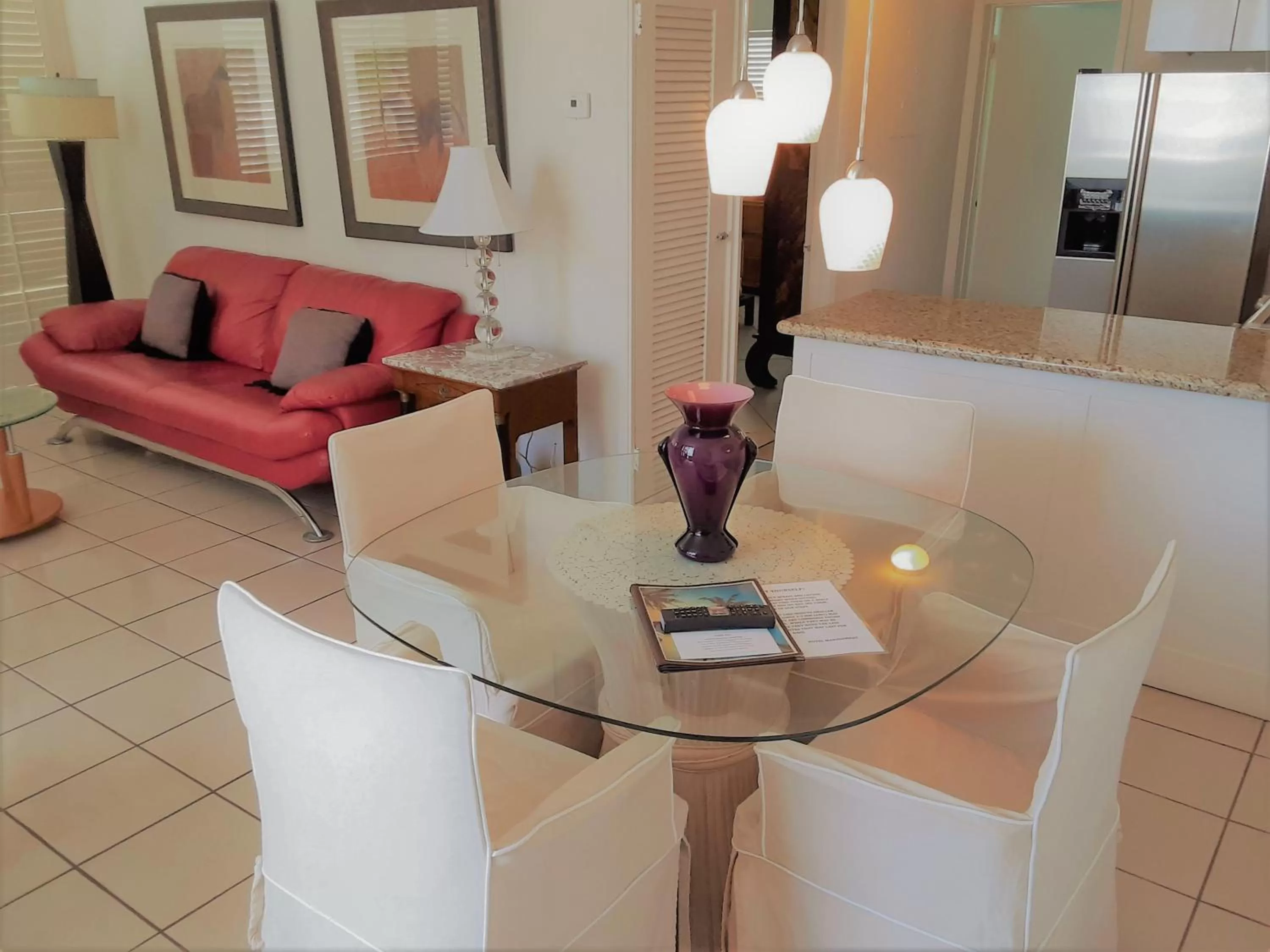 Living room in Manhattan Tower Apartment Hotel