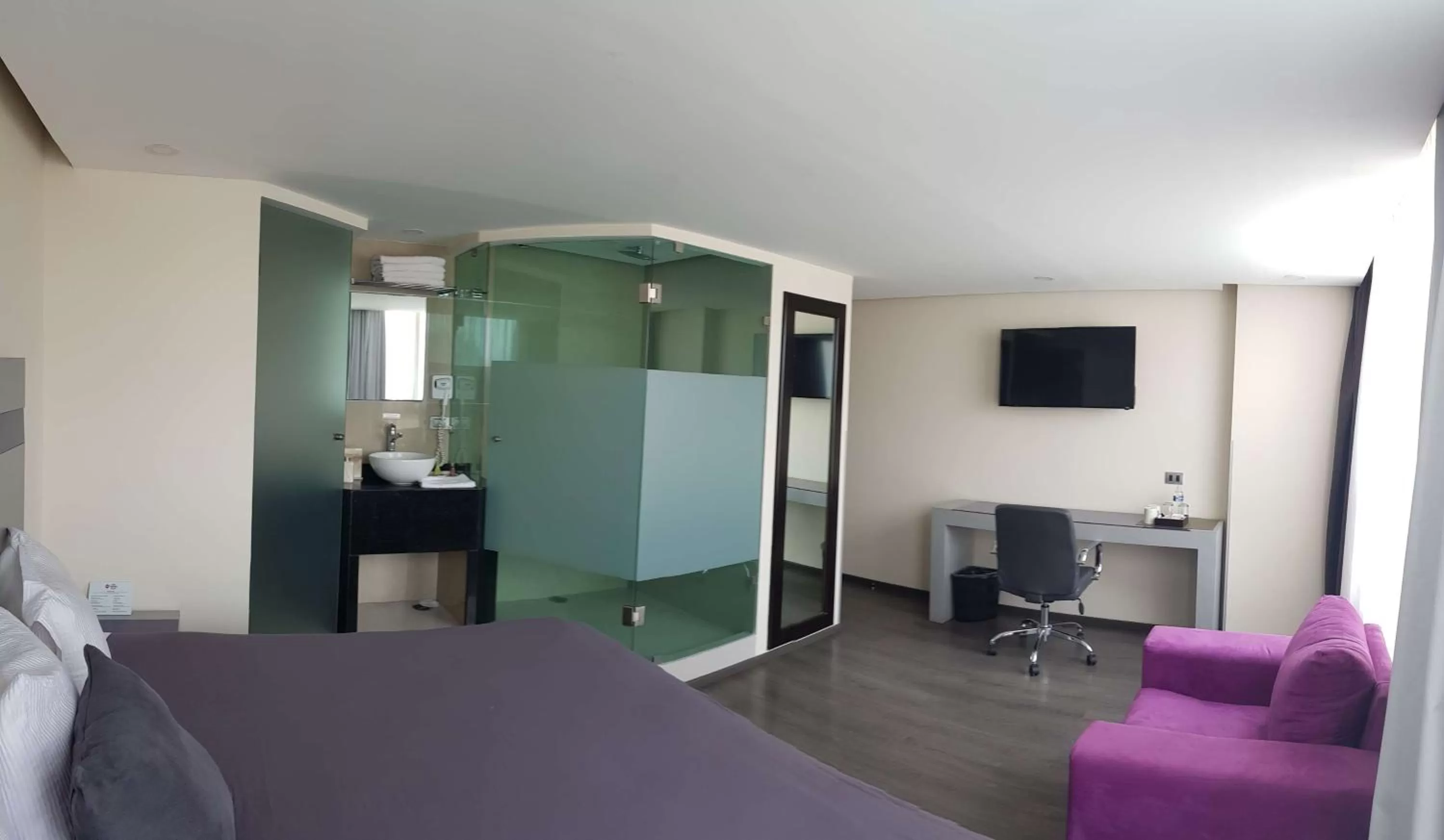 Photo of the whole room in Best Western Plus Metepec & Suites