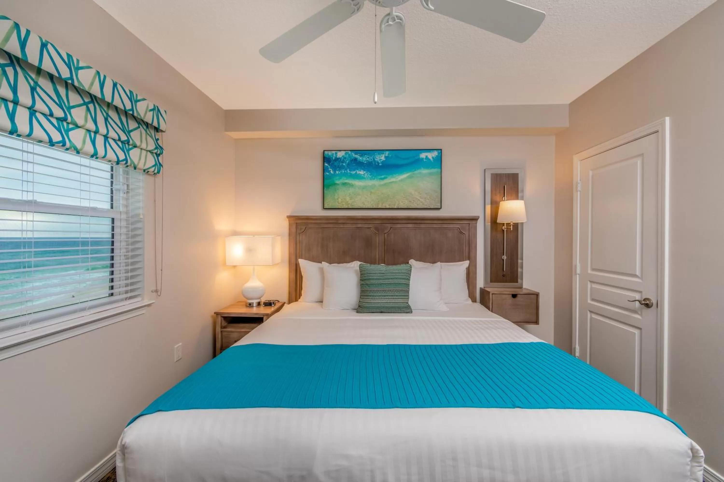 Photo of the whole room, Bed in Holiday Inn Club Vacations Panama City Beach Resort