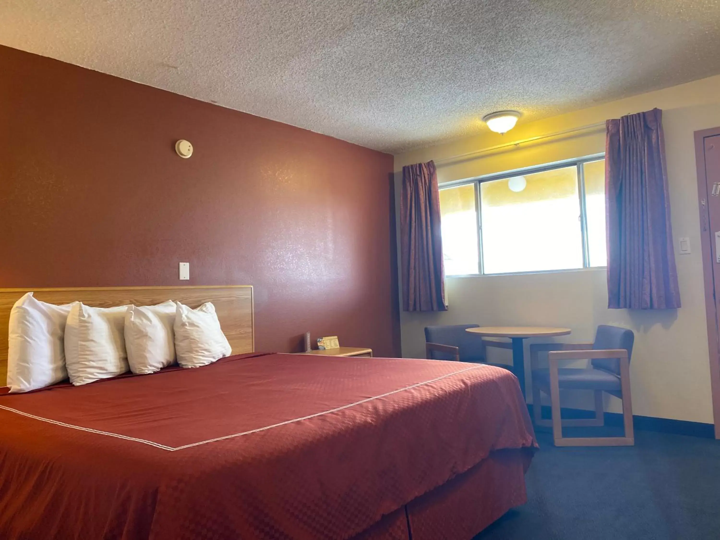 King Room in Budget Inn Las Vegas New Mexico King Room in Budget Inn Las Vegas New Mexico
