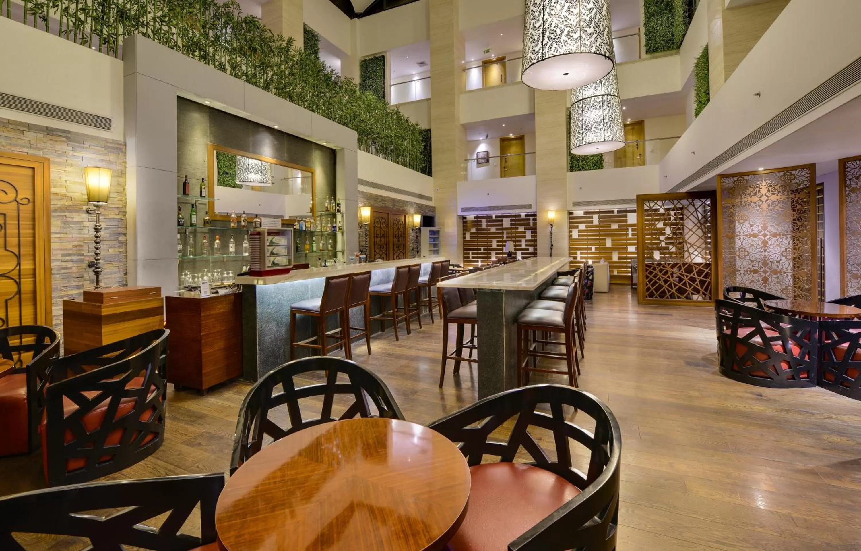 Restaurant/places to eat in Pride Plaza Hotel, Kolkata