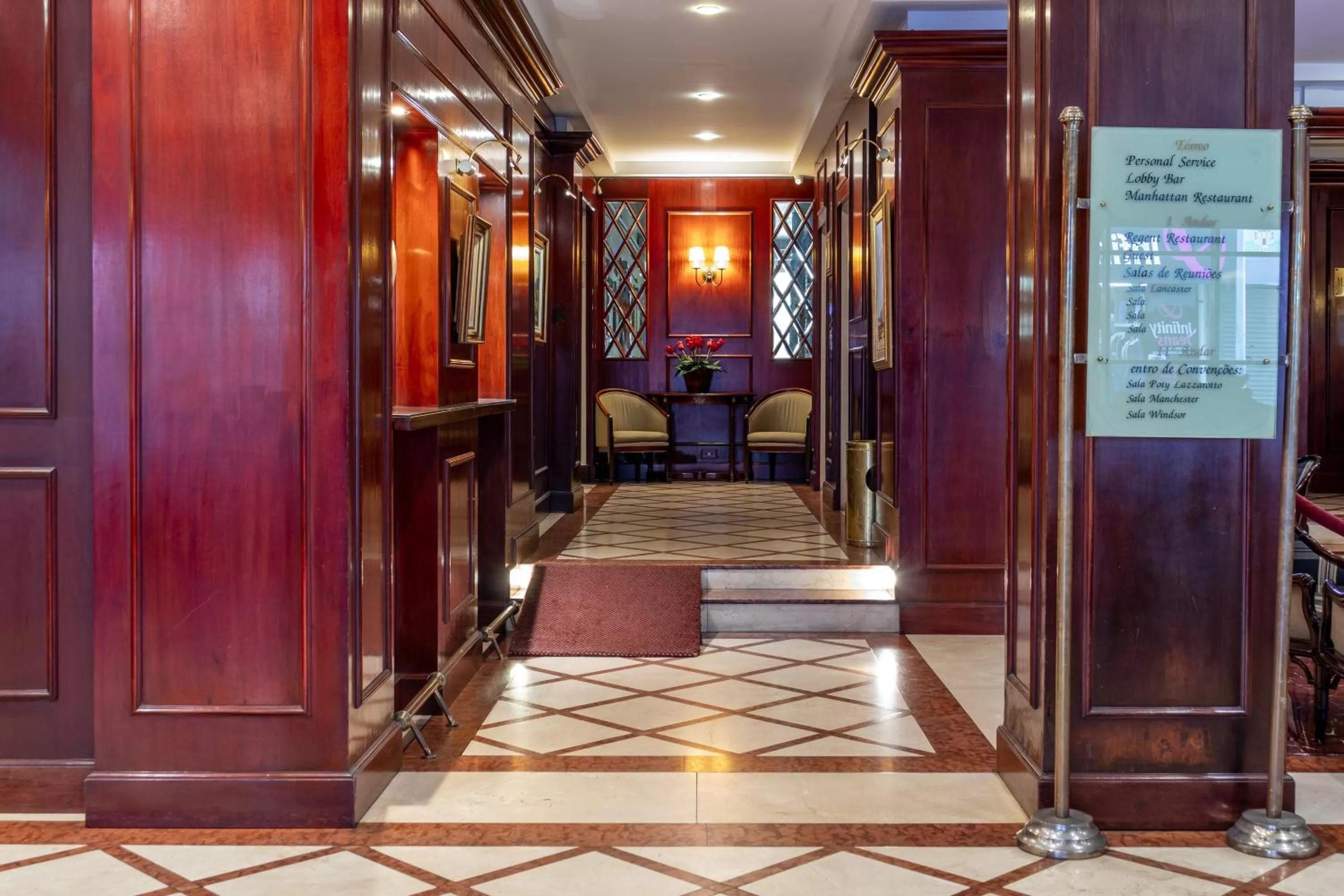 Living room in Lancaster Hotel by Castelo Itaipava