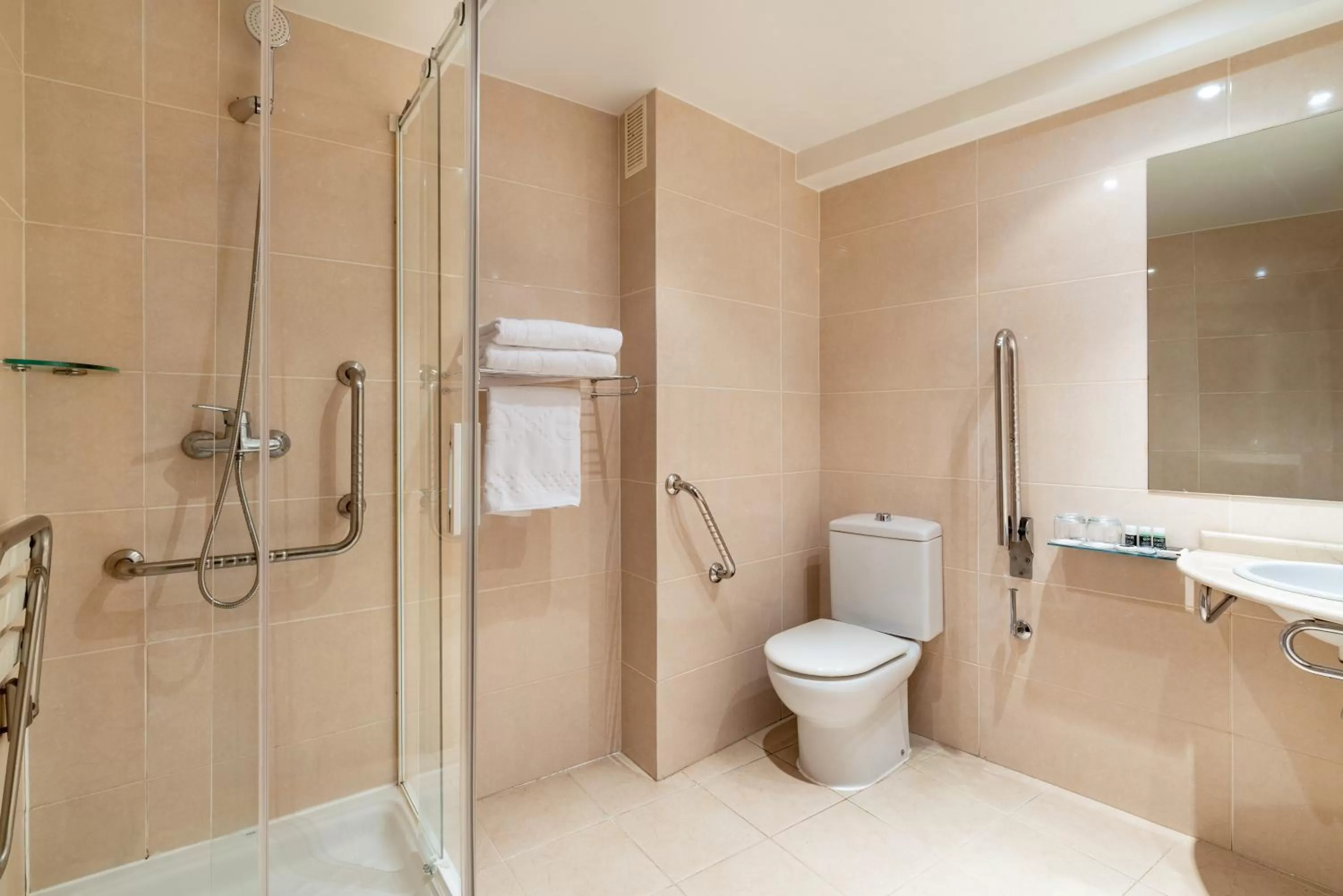 Bathroom in Exe Puerta San Pedro