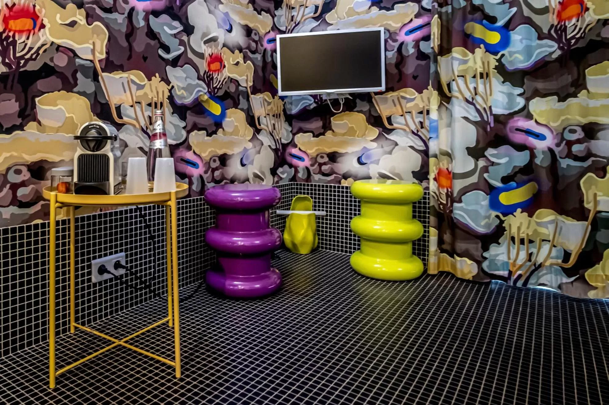 Decorative detail in Hôtel La Reine Jane