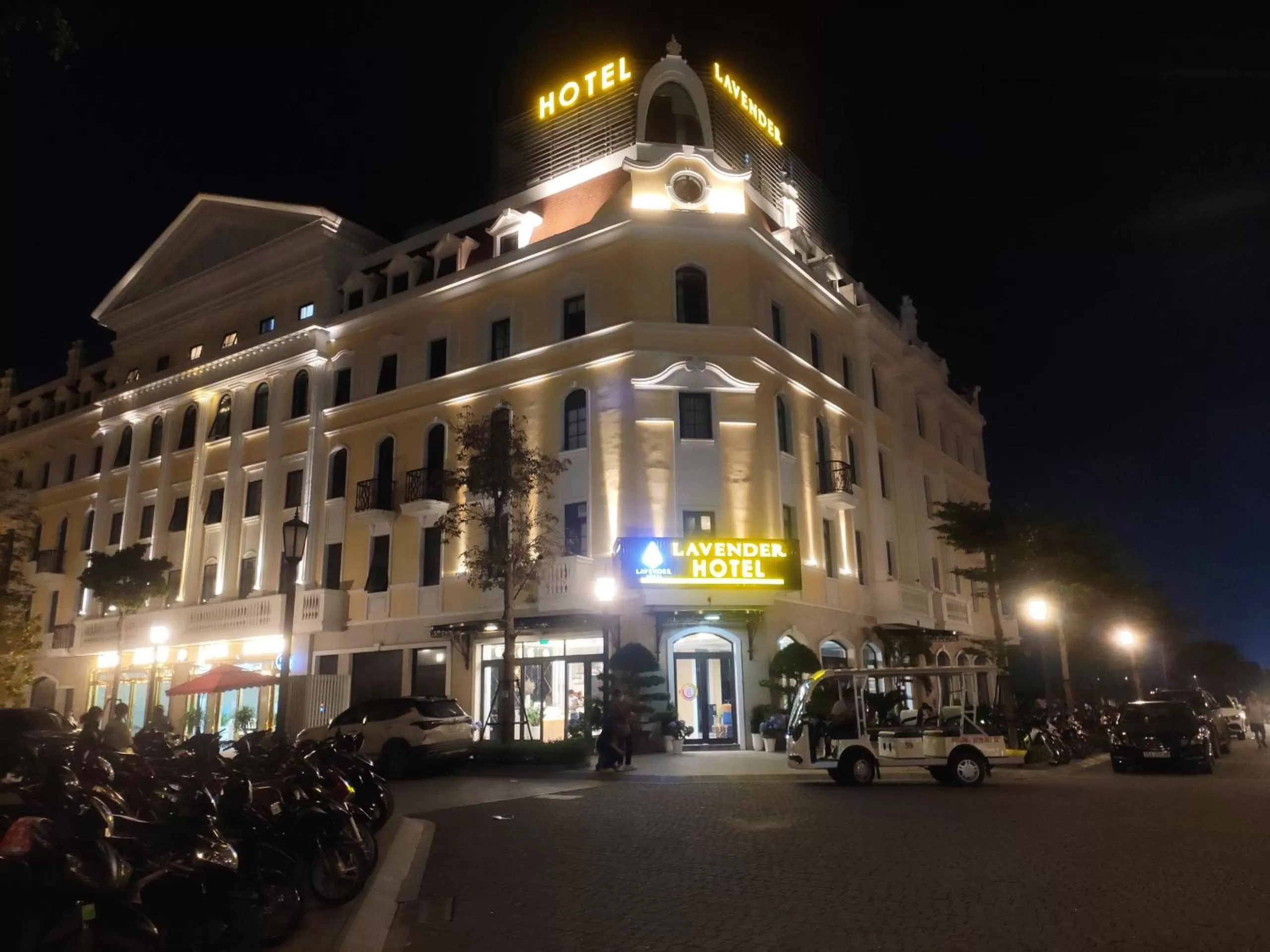 Property building in Halong Lavender Hotel