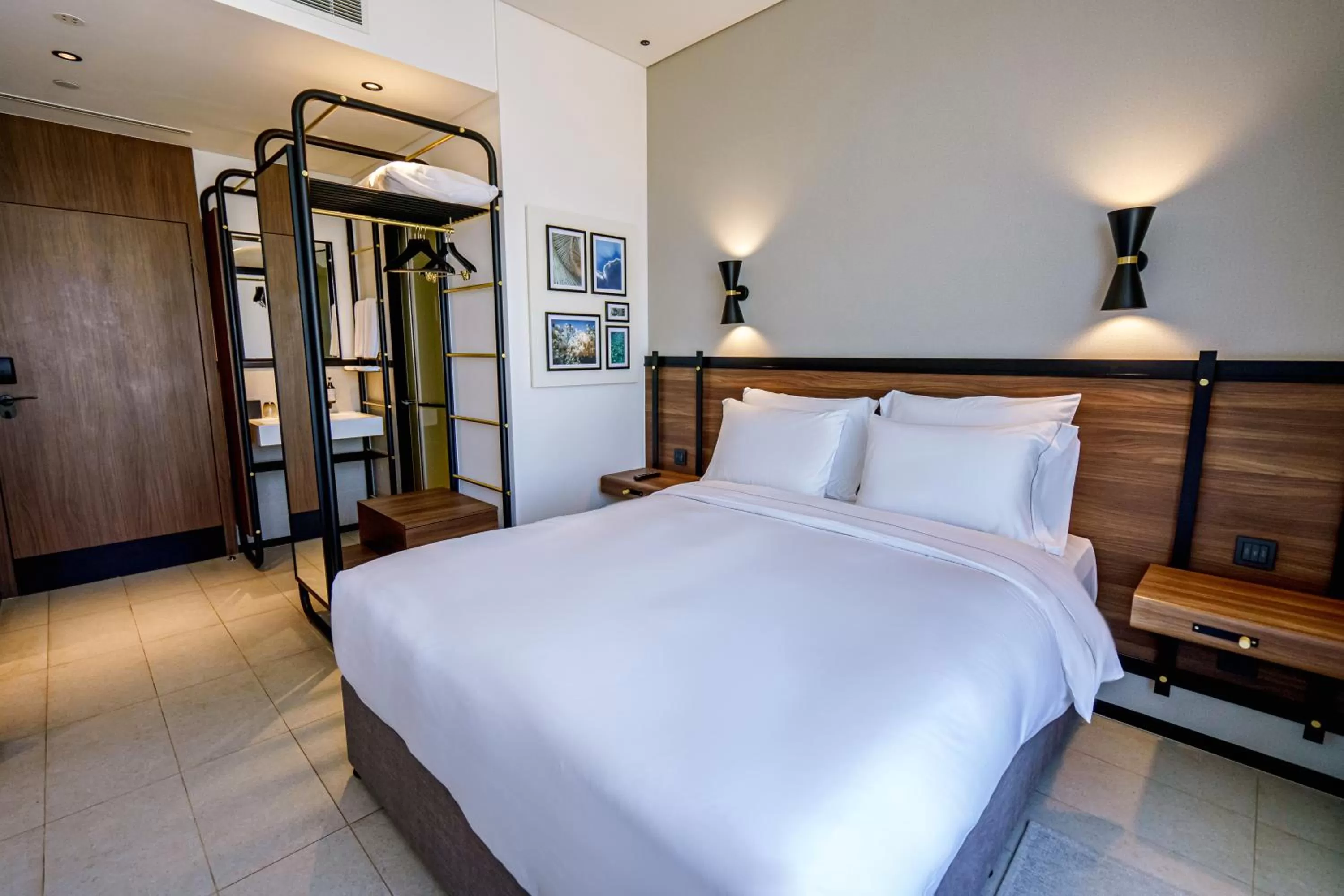 Bedroom, Bed in FORM Hotel Al Jaddaf, Dubai, a Member of Design Hotels