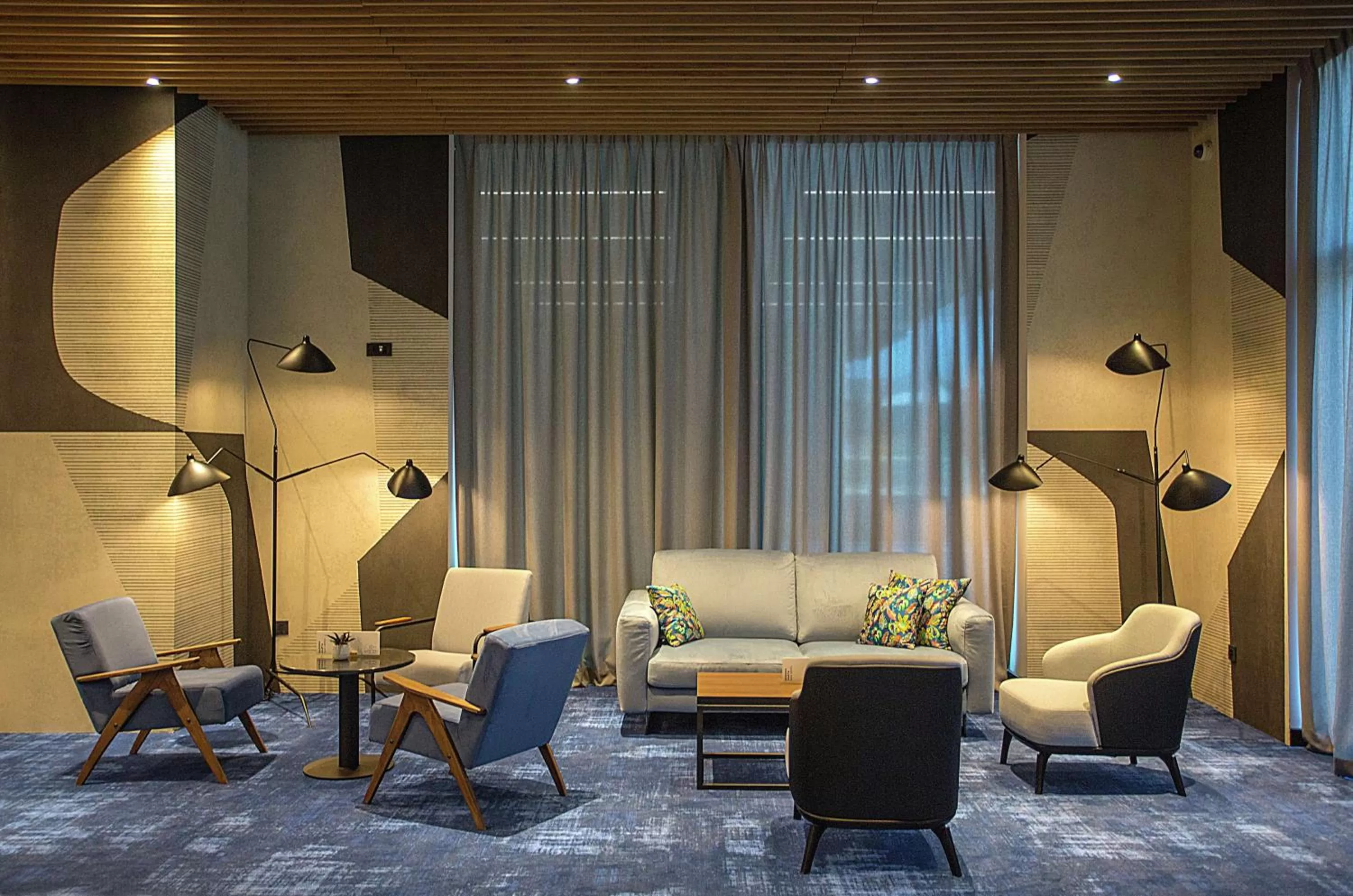 Lounge or bar in Hilton Garden Inn Zagreb - Radnička