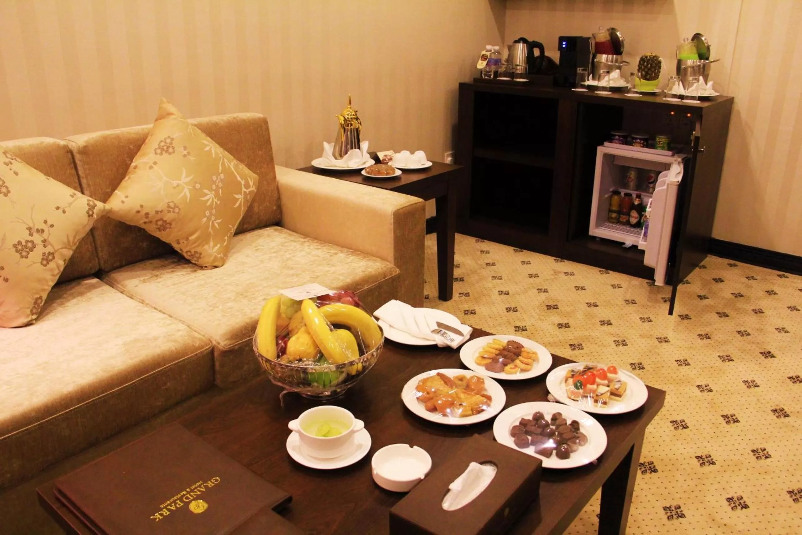 Living room, Seating Area in Grand Park Hotel