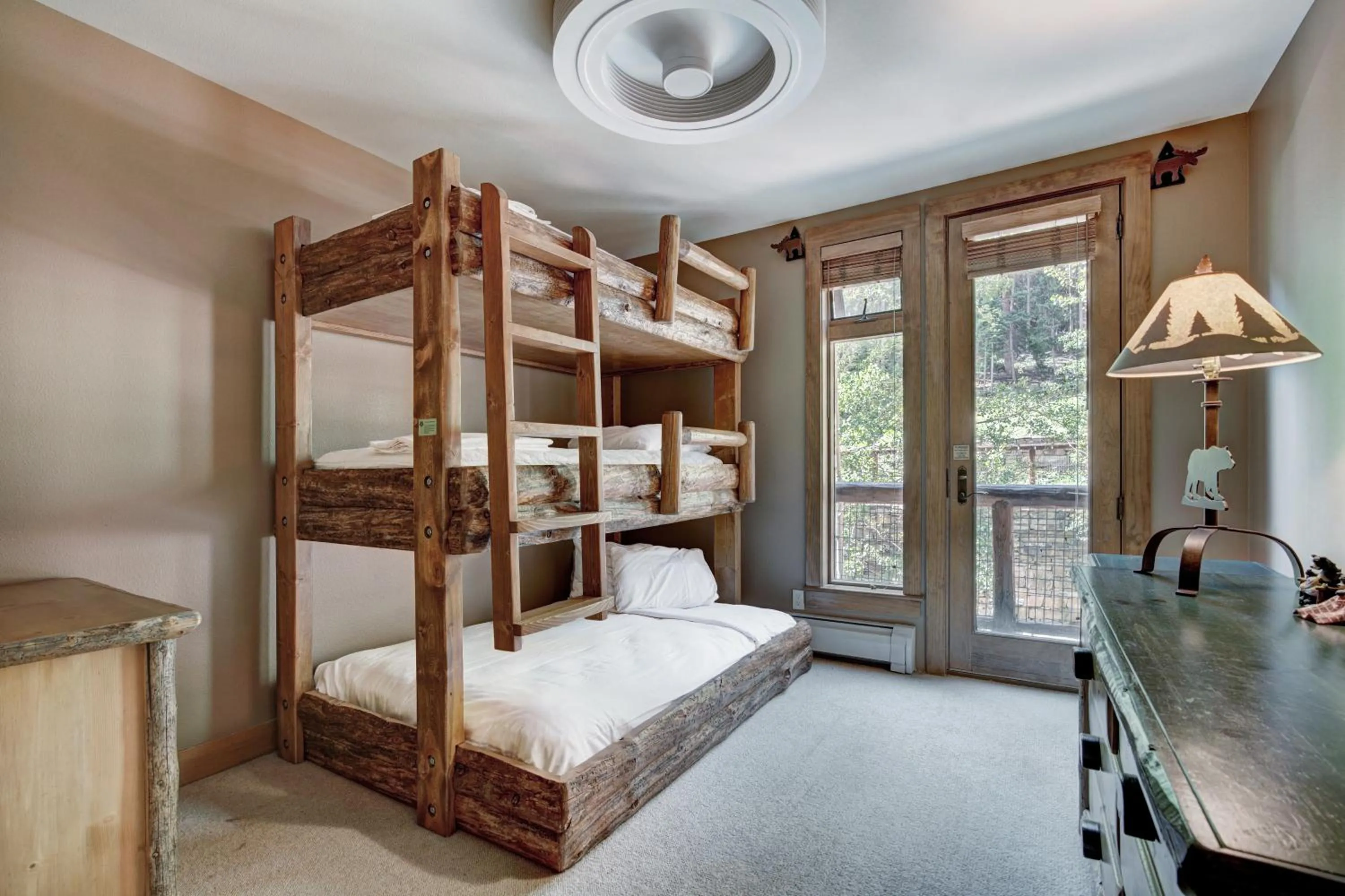 Bed in Timbers & Lone Eagle by Vail Resorts