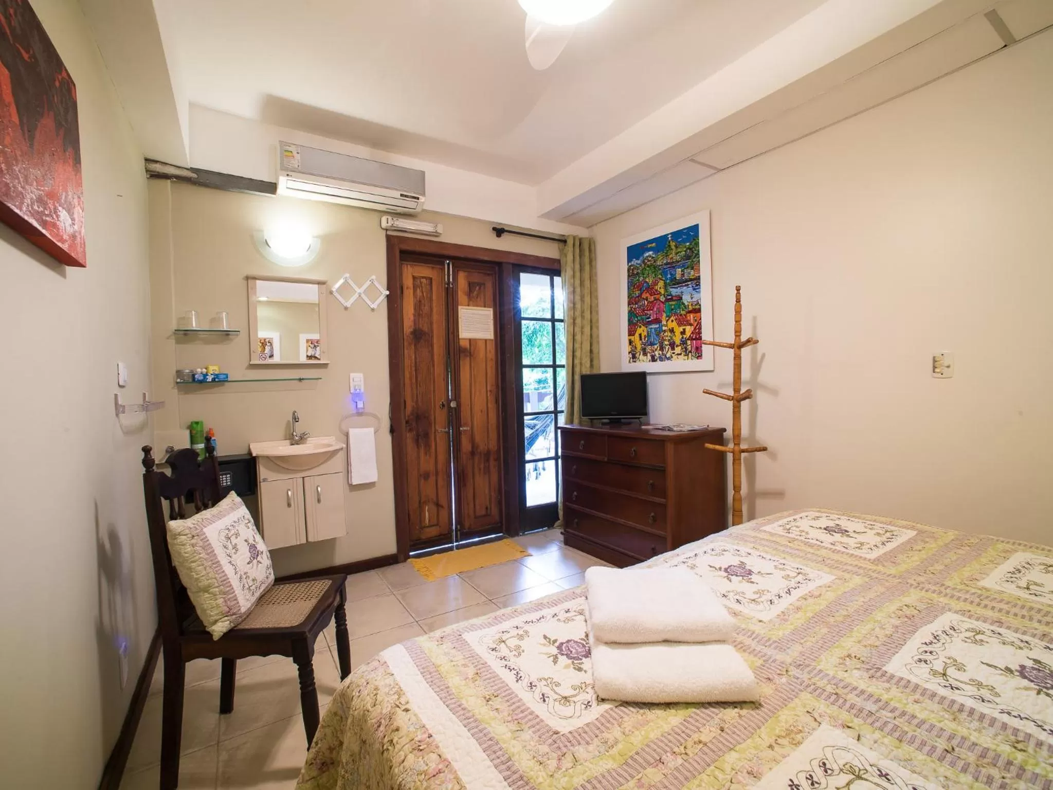 Bed in O Veleiro Bed and Breakfast