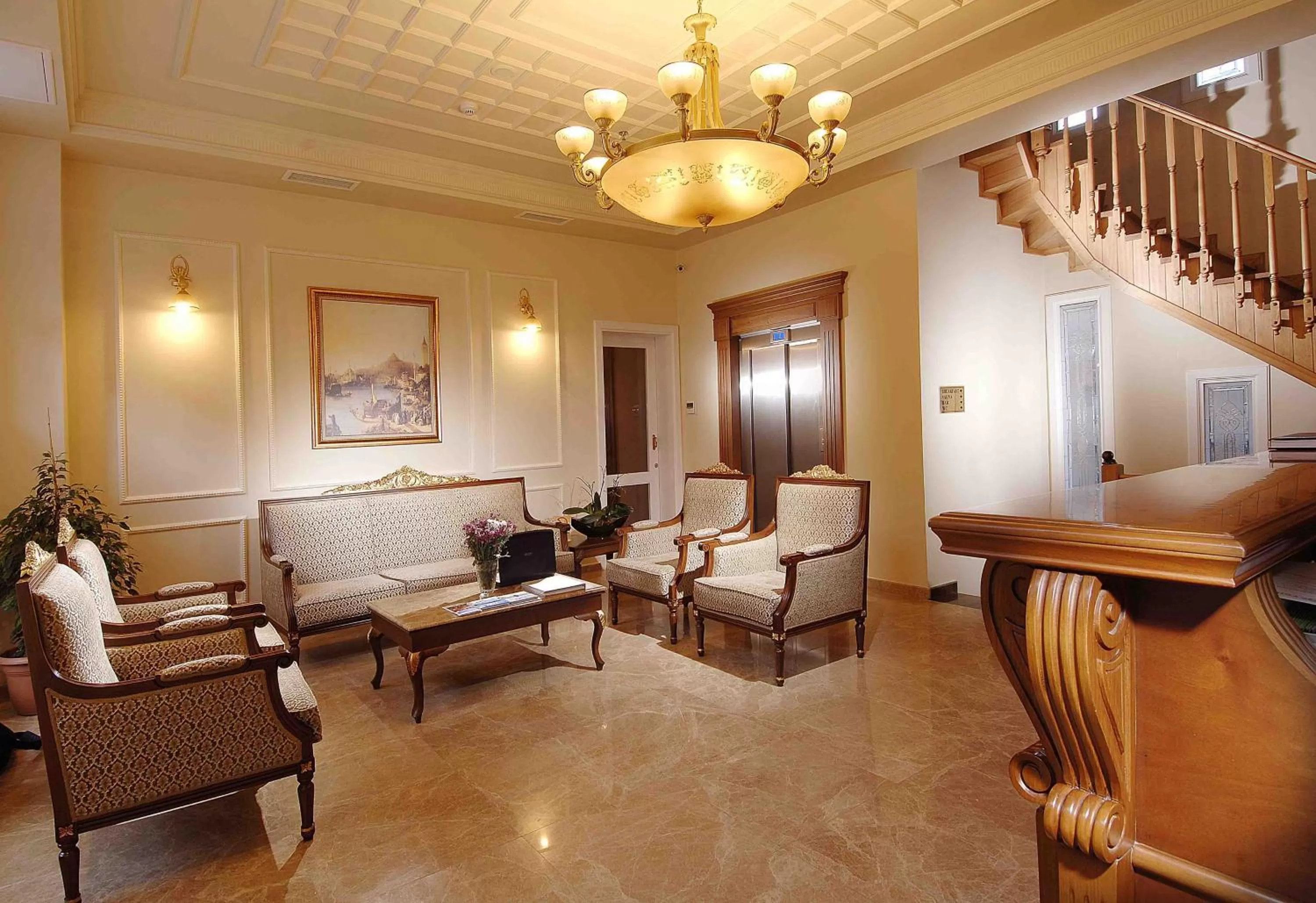 Lobby or reception in Darussaade Hotel Old City - Sultanahmet