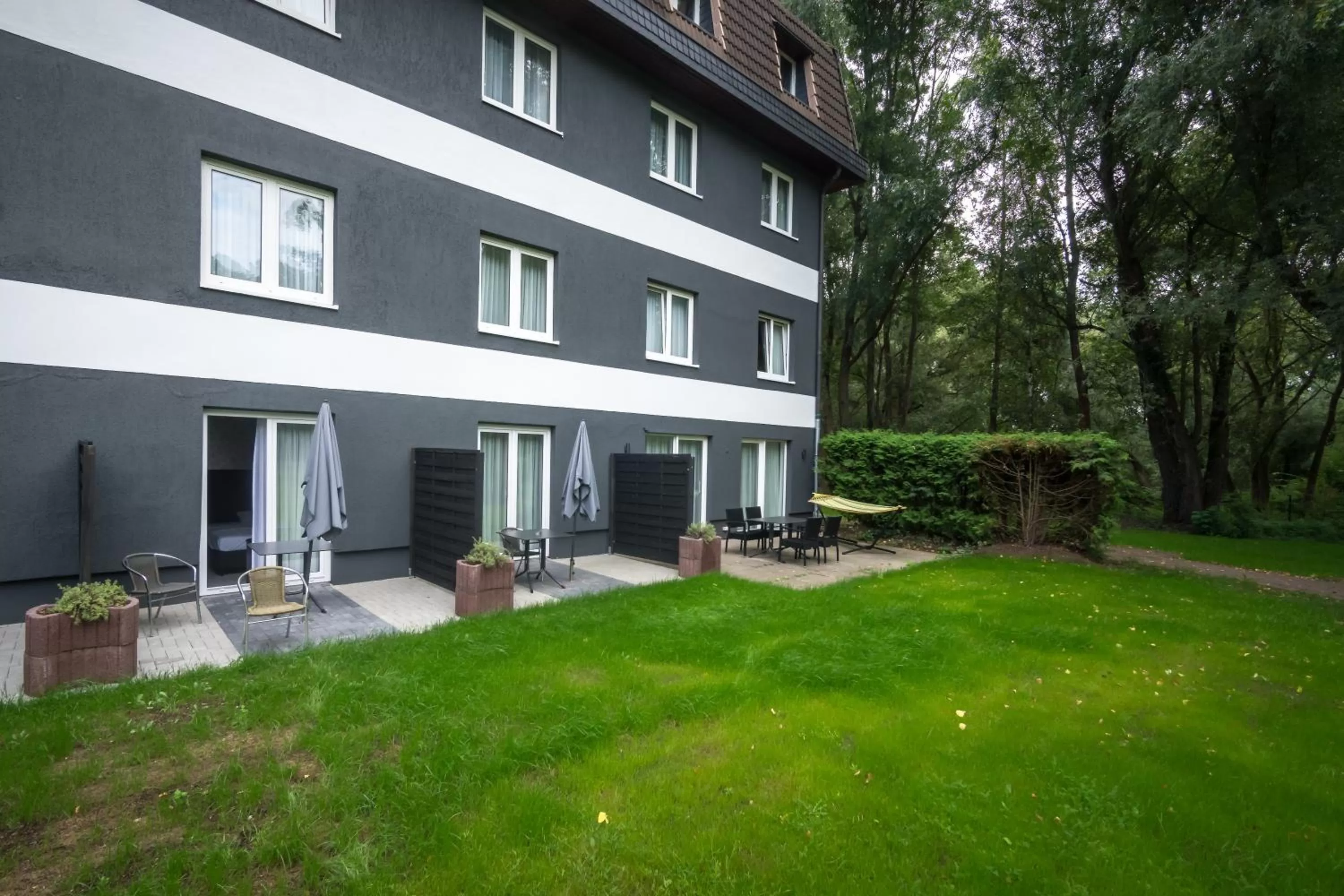 Facade/entrance in SL'otel im Parforcehaus