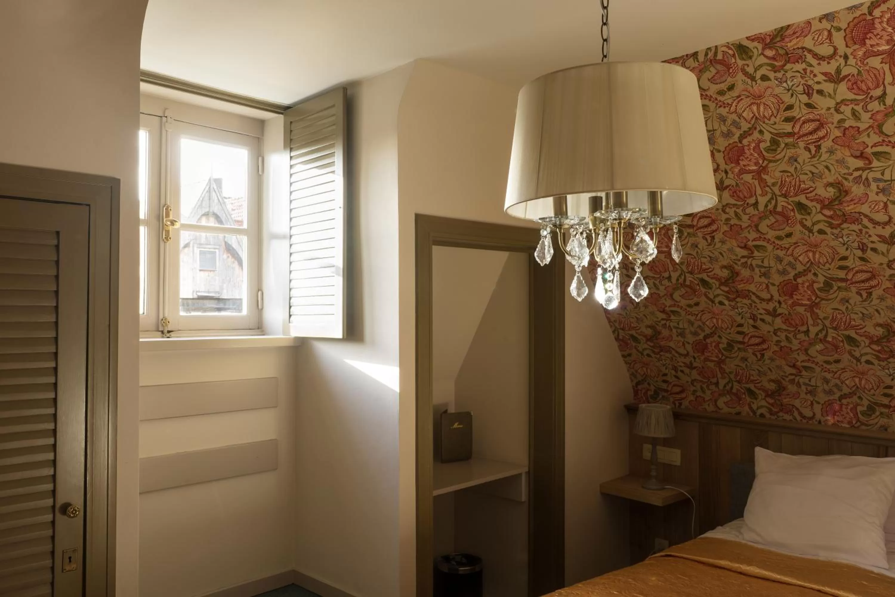 Decorative detail, Bed in Hotel Duc De Bourgogne