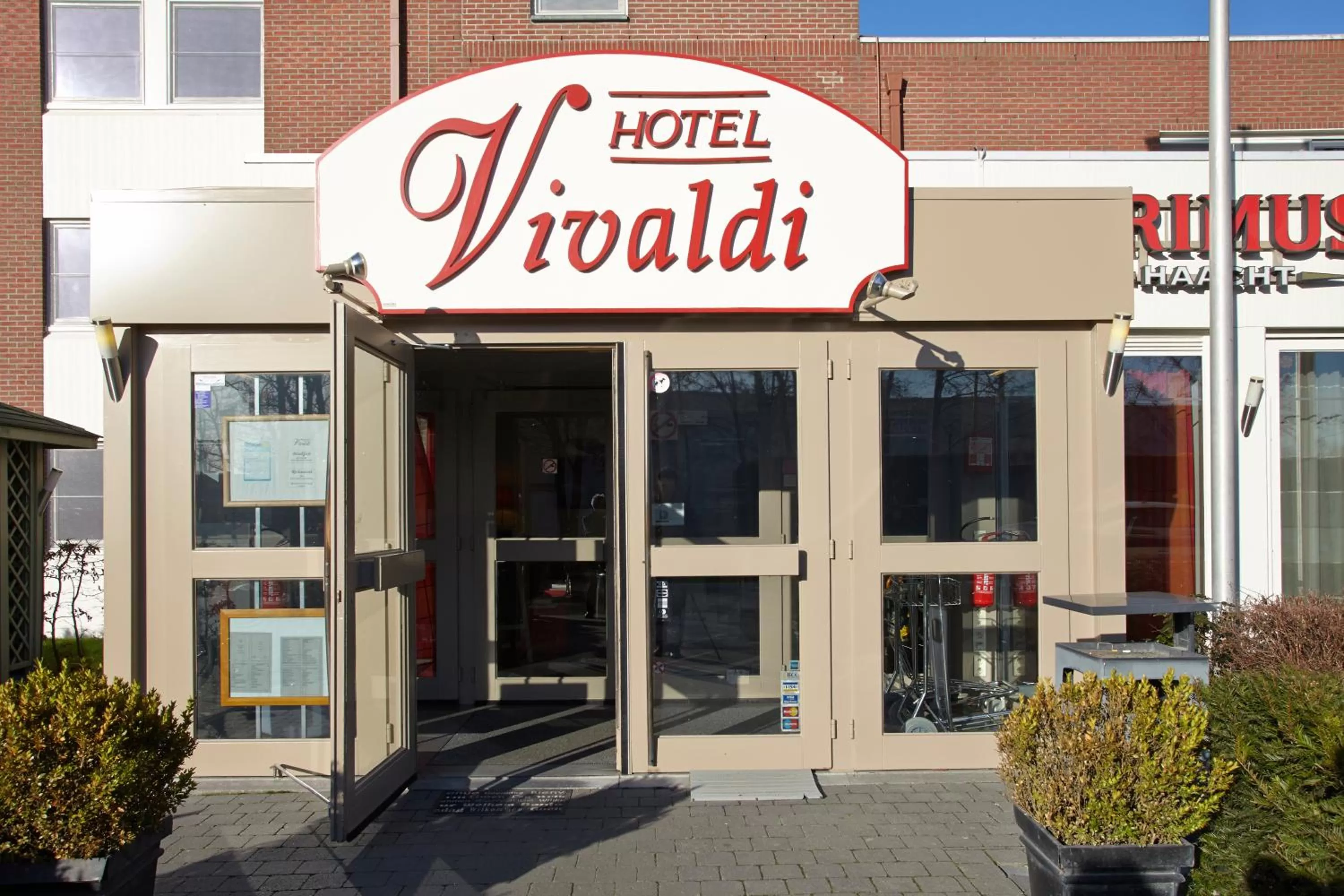 Facade/entrance in Vivaldi Hotel