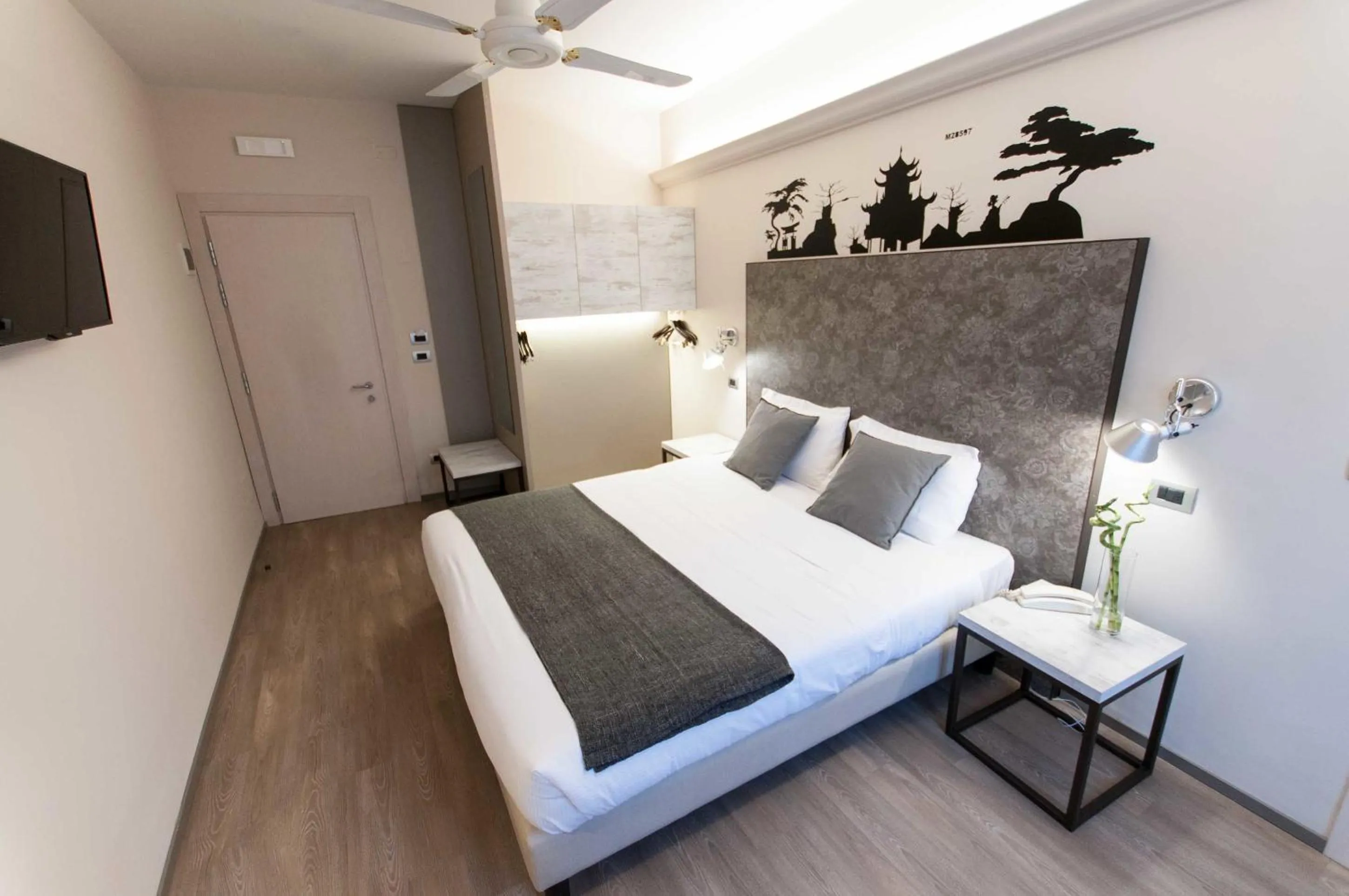 Photo of the whole room, Bed in Hotel Touring