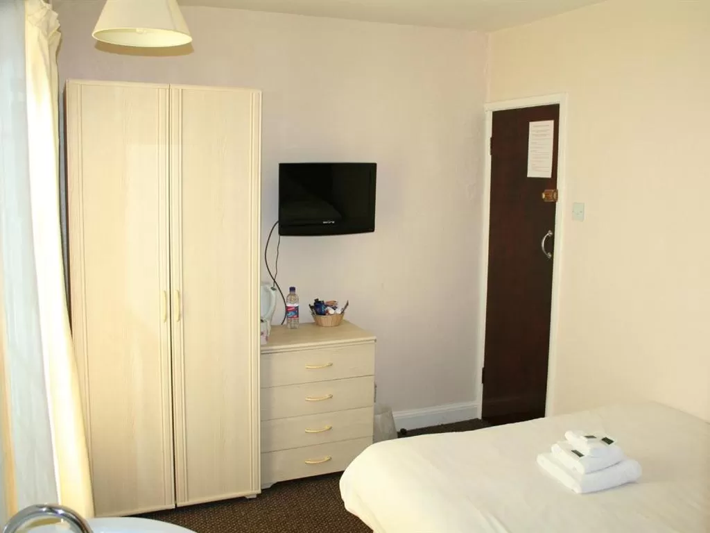 Double Room with Shared Bathroom in The Trevross