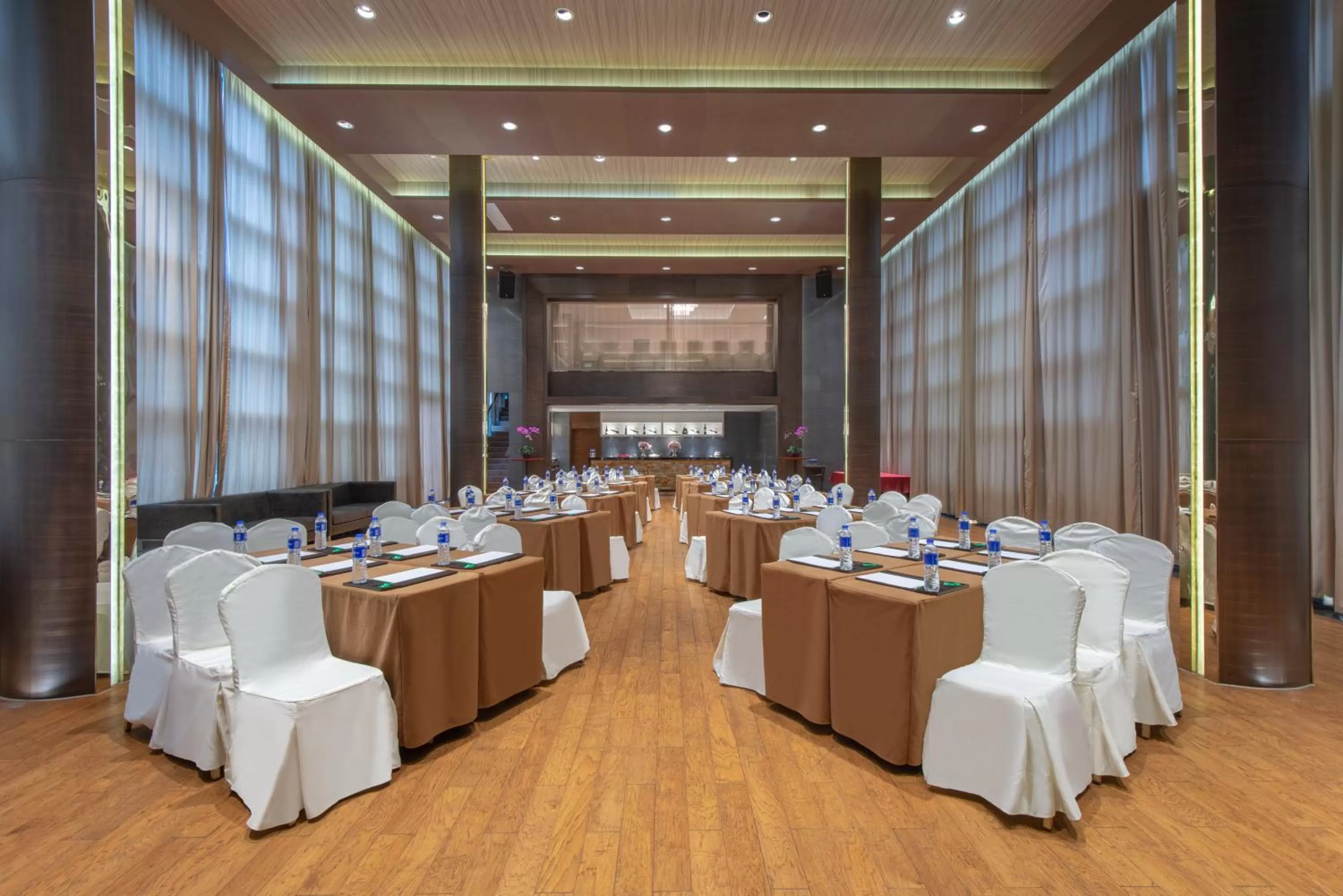 Meeting/conference room in Holiday Inn Shanghai Songjiang by IHG - Miaoqian Street