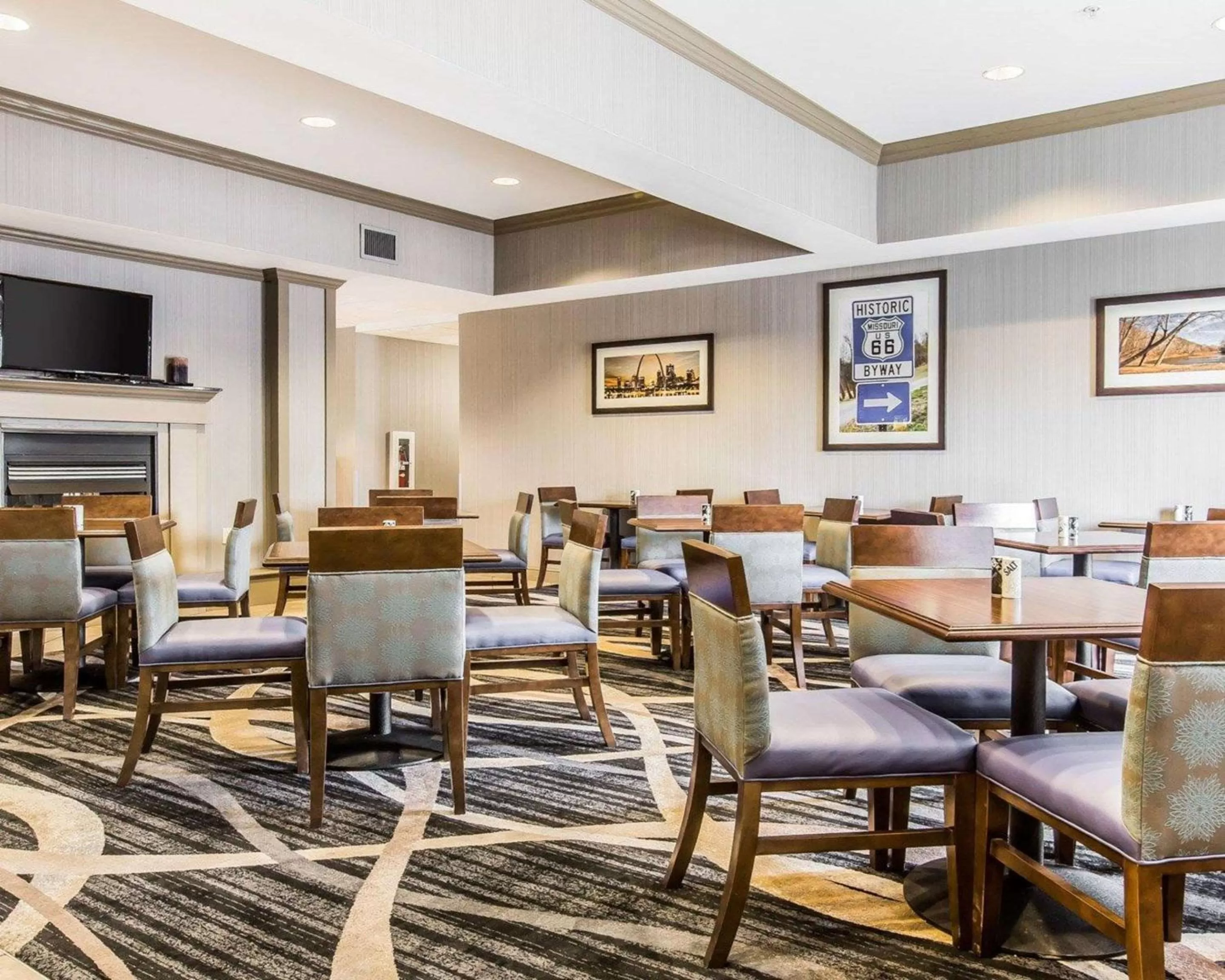 Restaurant/places to eat in Comfort Inn Sullivan