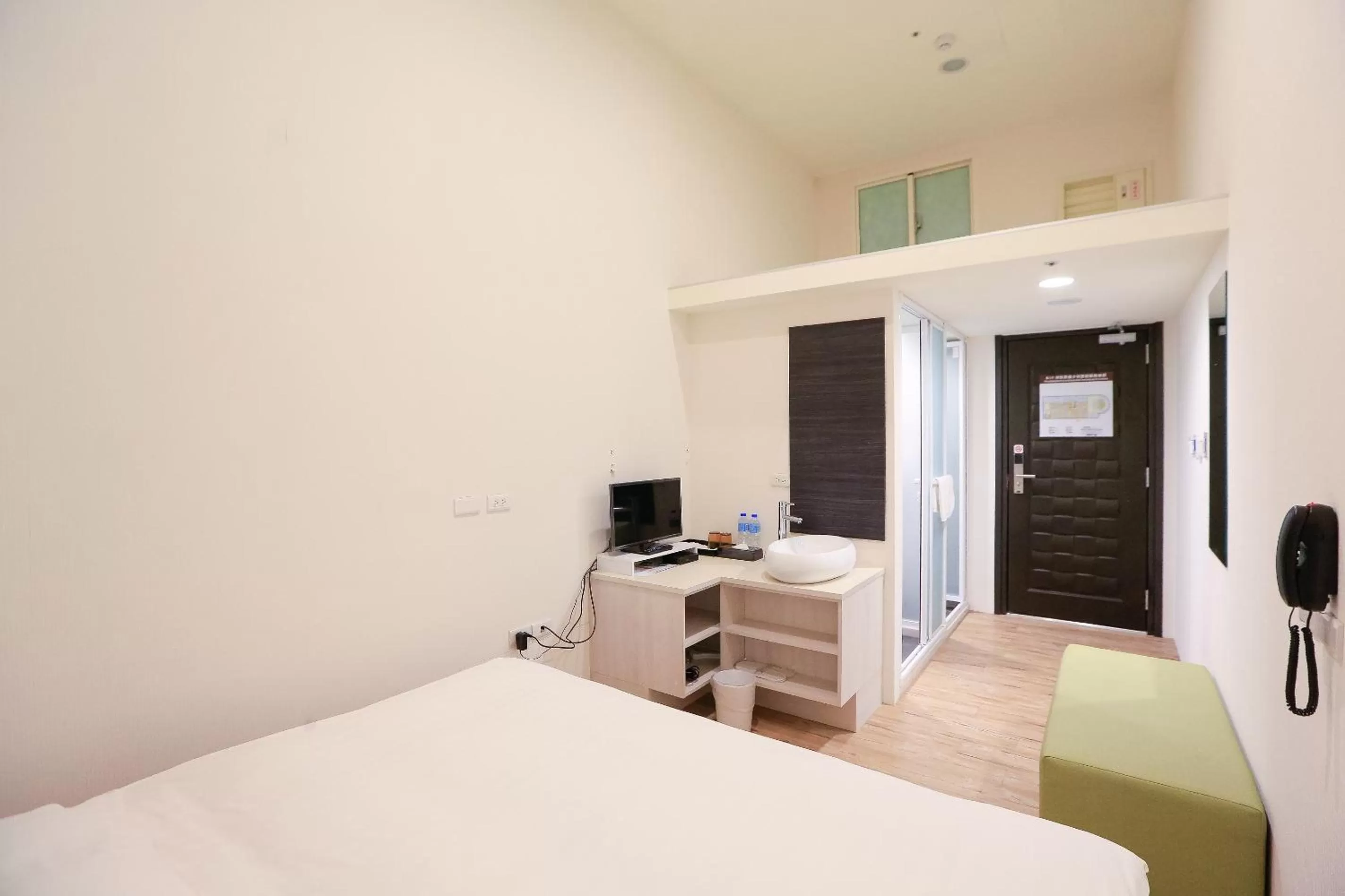 TV and multimedia, Bed in Place‧X Hotel