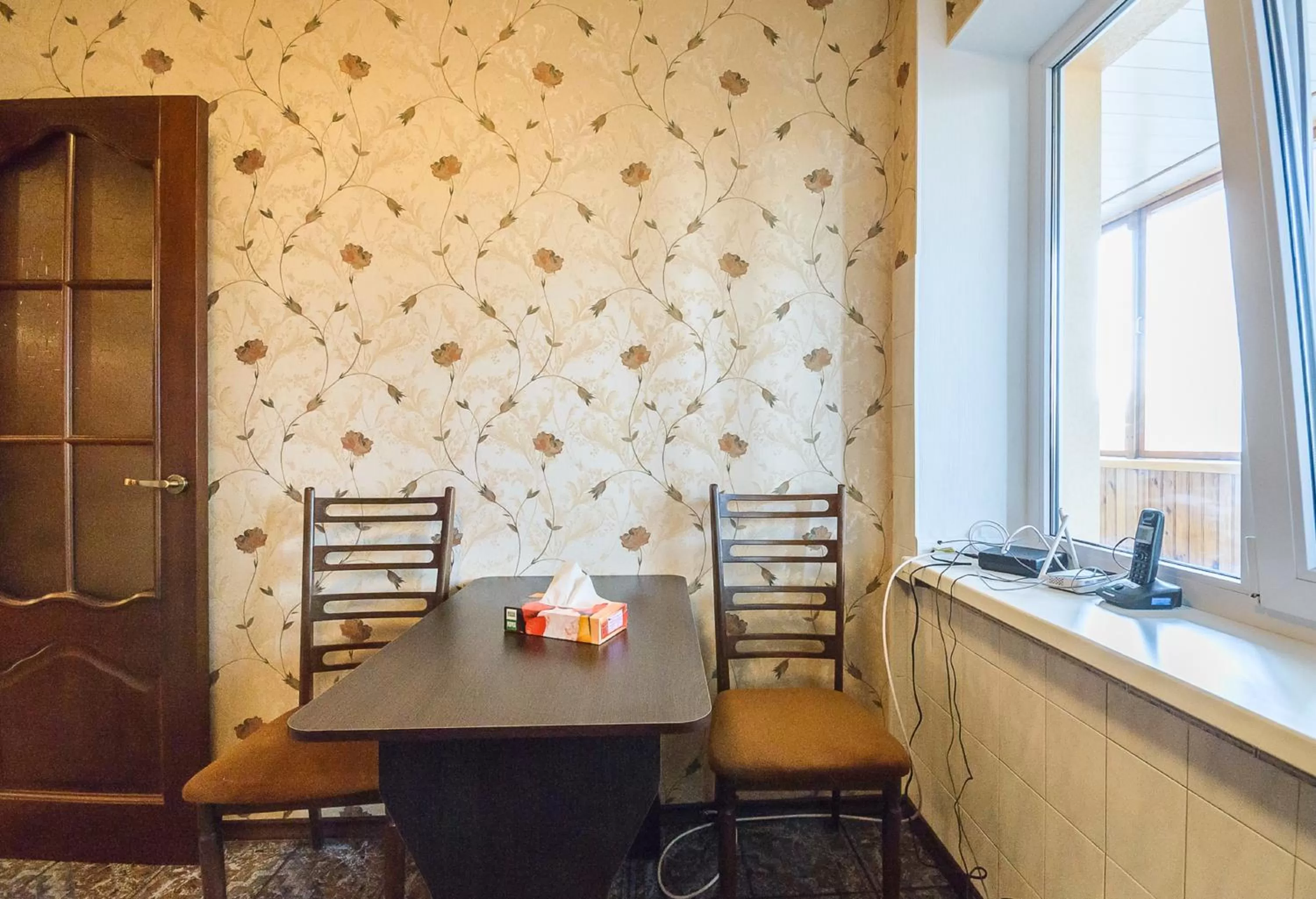 Kitchen or kitchenette, Restaurant/Places to Eat in Partner Guest House