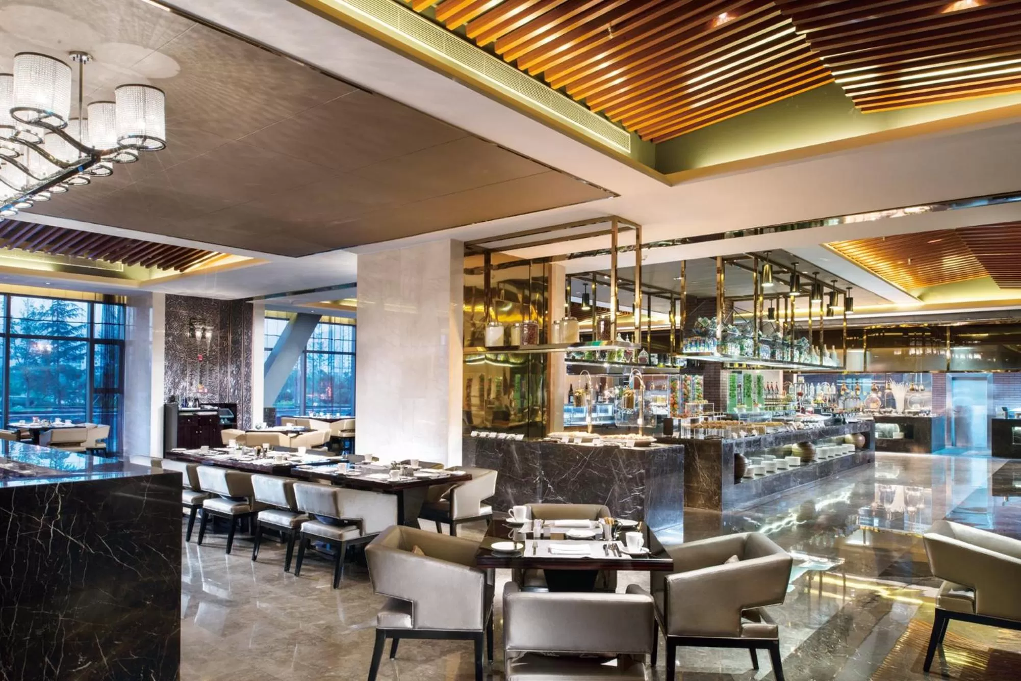 Restaurant/places to eat in Crowne Plaza Hotel Lanzhou by IHG