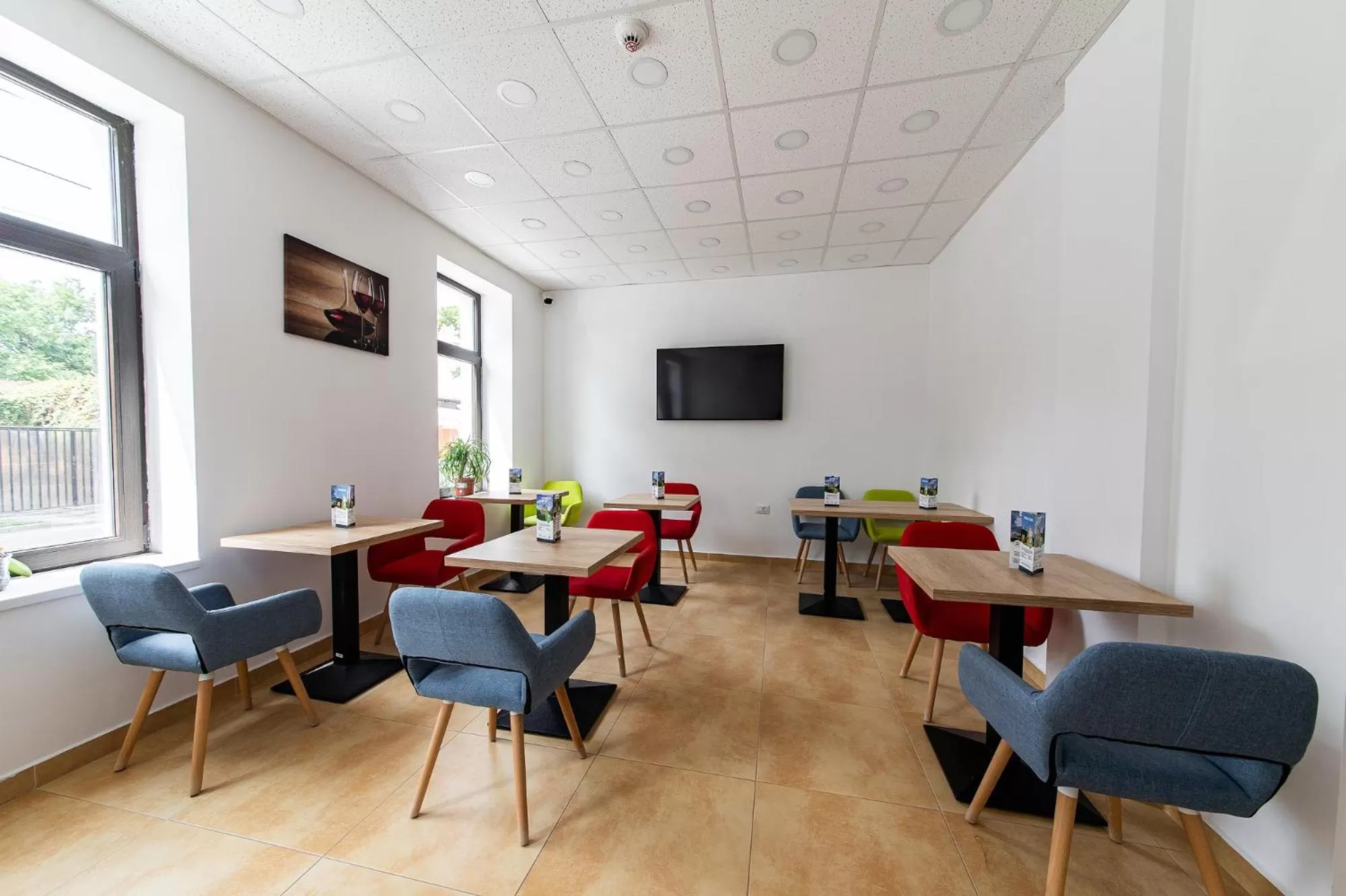 Restaurant/places to eat in Poet Palace Bucharest