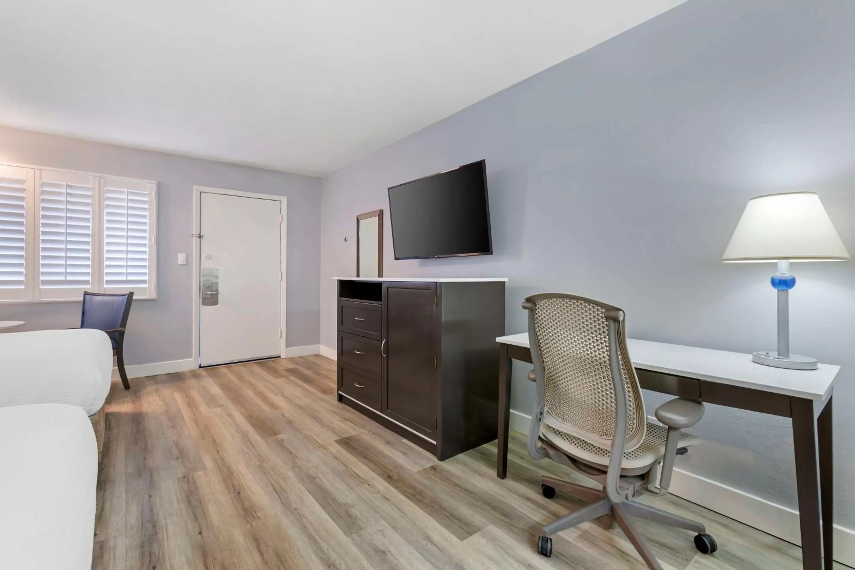 Bedroom in Best Western Space Age Lodge